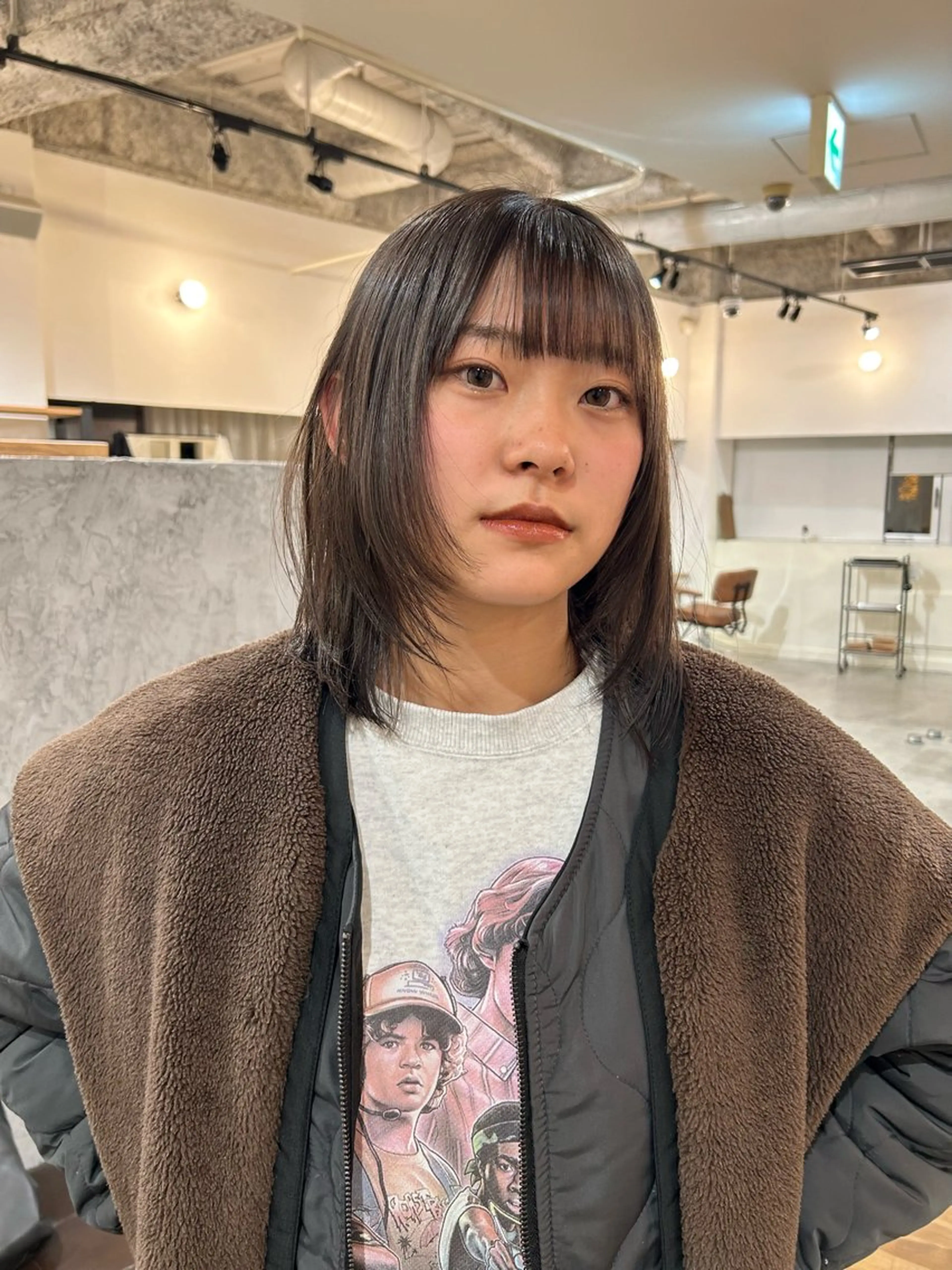 ミディアム ミディアムパーマ レイヤーカット 似合わせカット みうら ありさのヘアスタイル