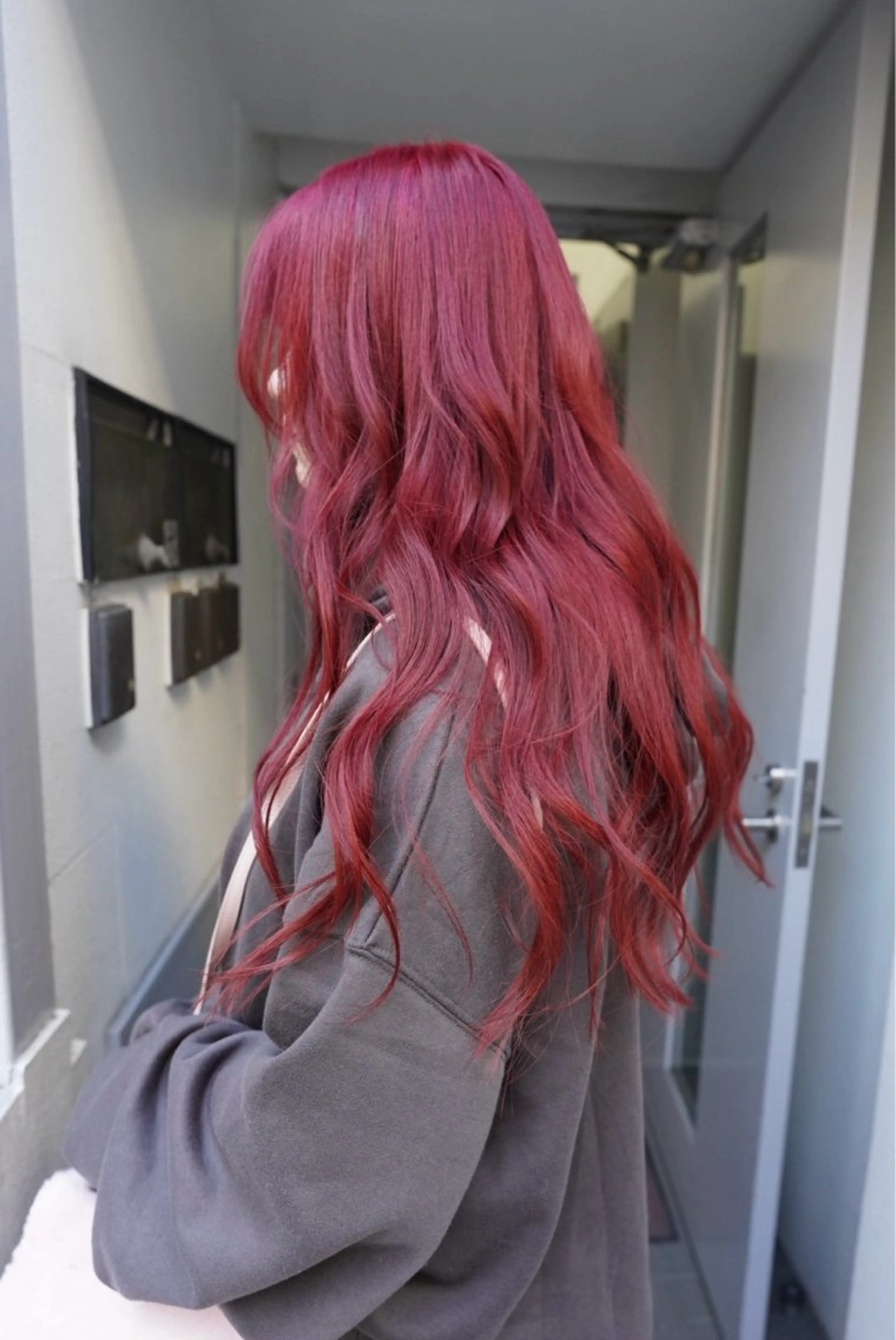 ロング カラー 原田 朱里のヘアスタイル