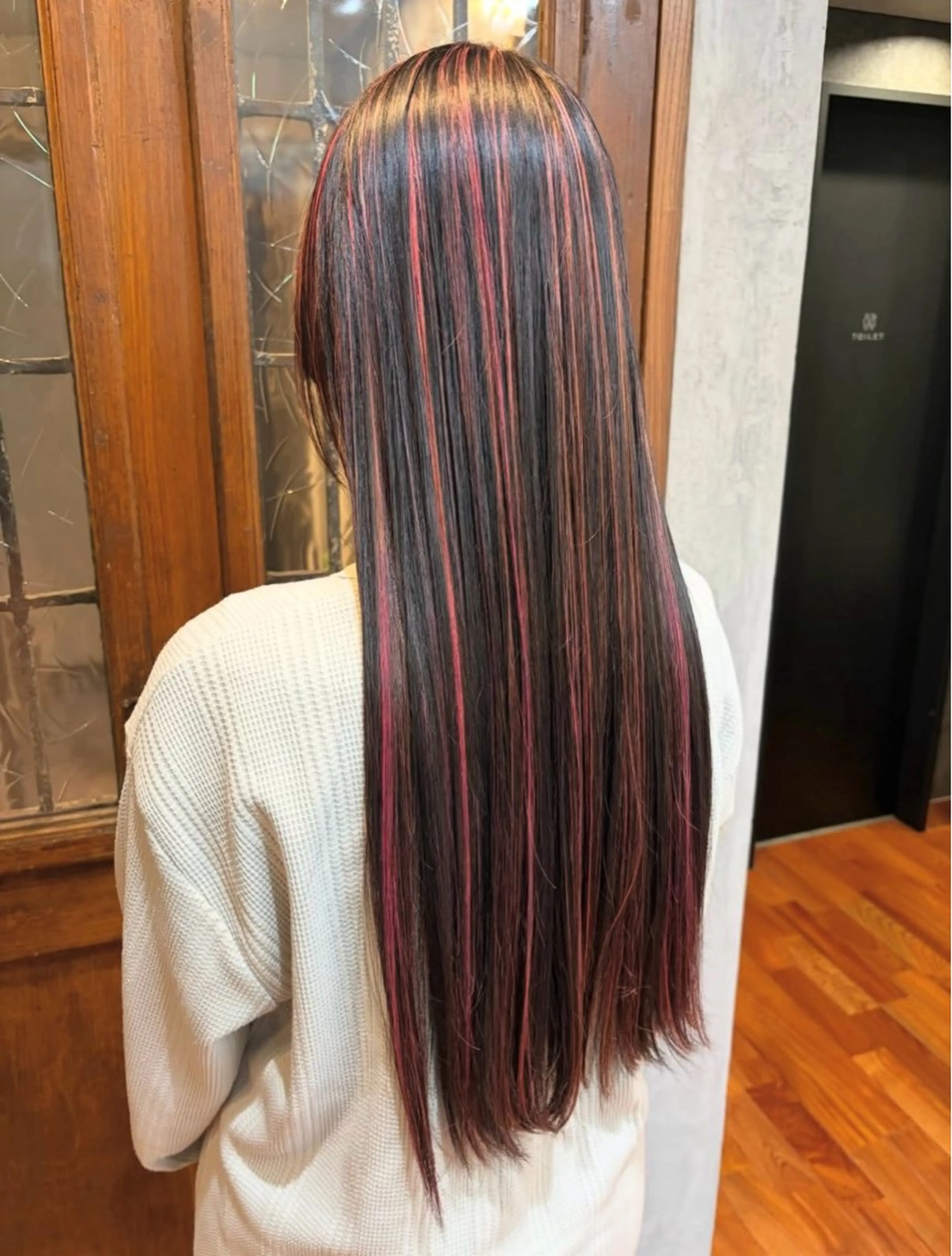 ロング カラー ヘアアレンジ ハイライトカラー ピンクカラー ハイライト 烏山 達也のヘアスタイル