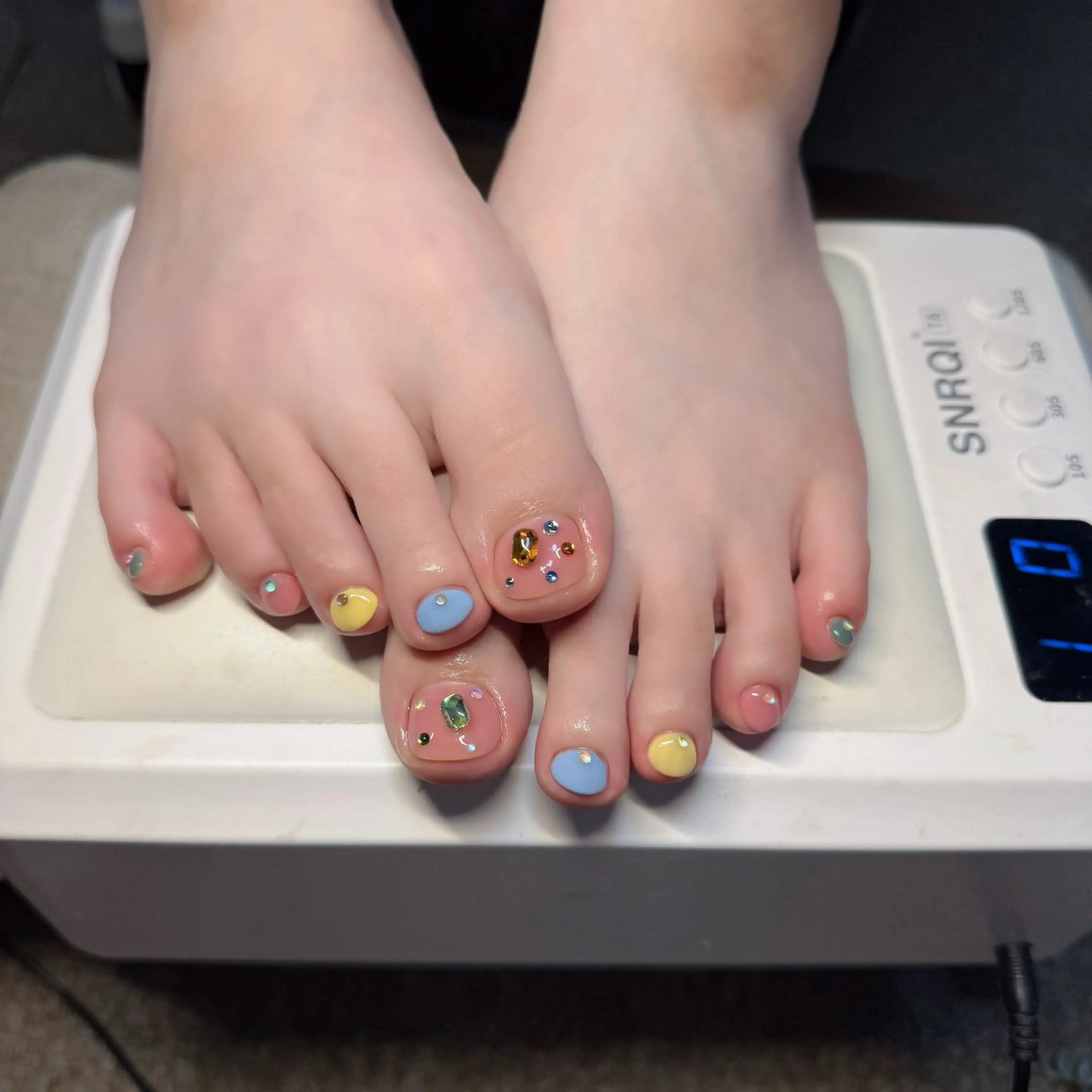 ネイル チークネイル フレンチネイル グラデーション 韓国ネイル マグネットネイル Hana nail所属・Hana Nailのネイルデザイン