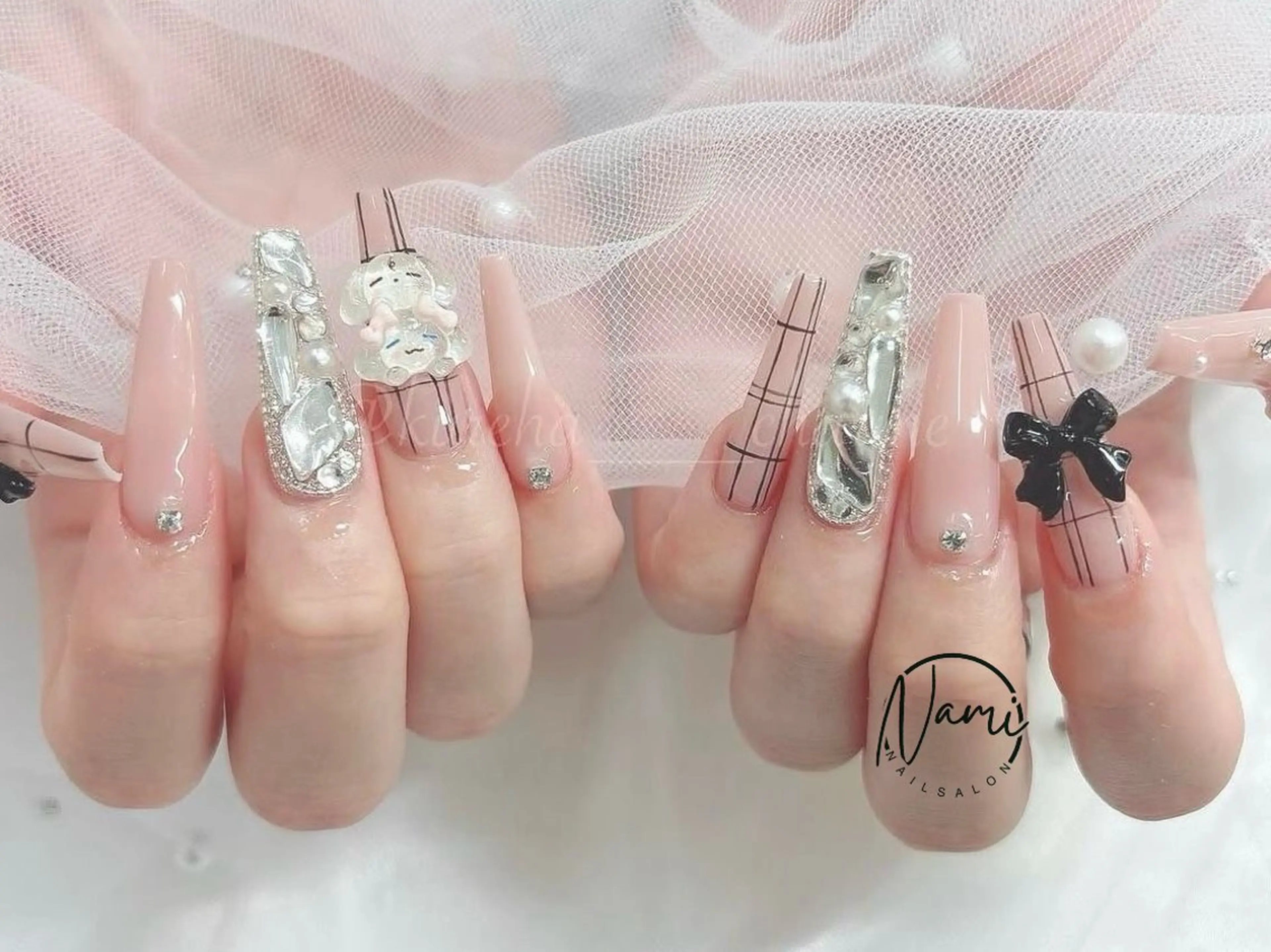 ネイル 長さ出し ガーリー 韓国ネイル ロングネイル 持ち込み ハンドネイル Nami nail salonのネイルデザイン