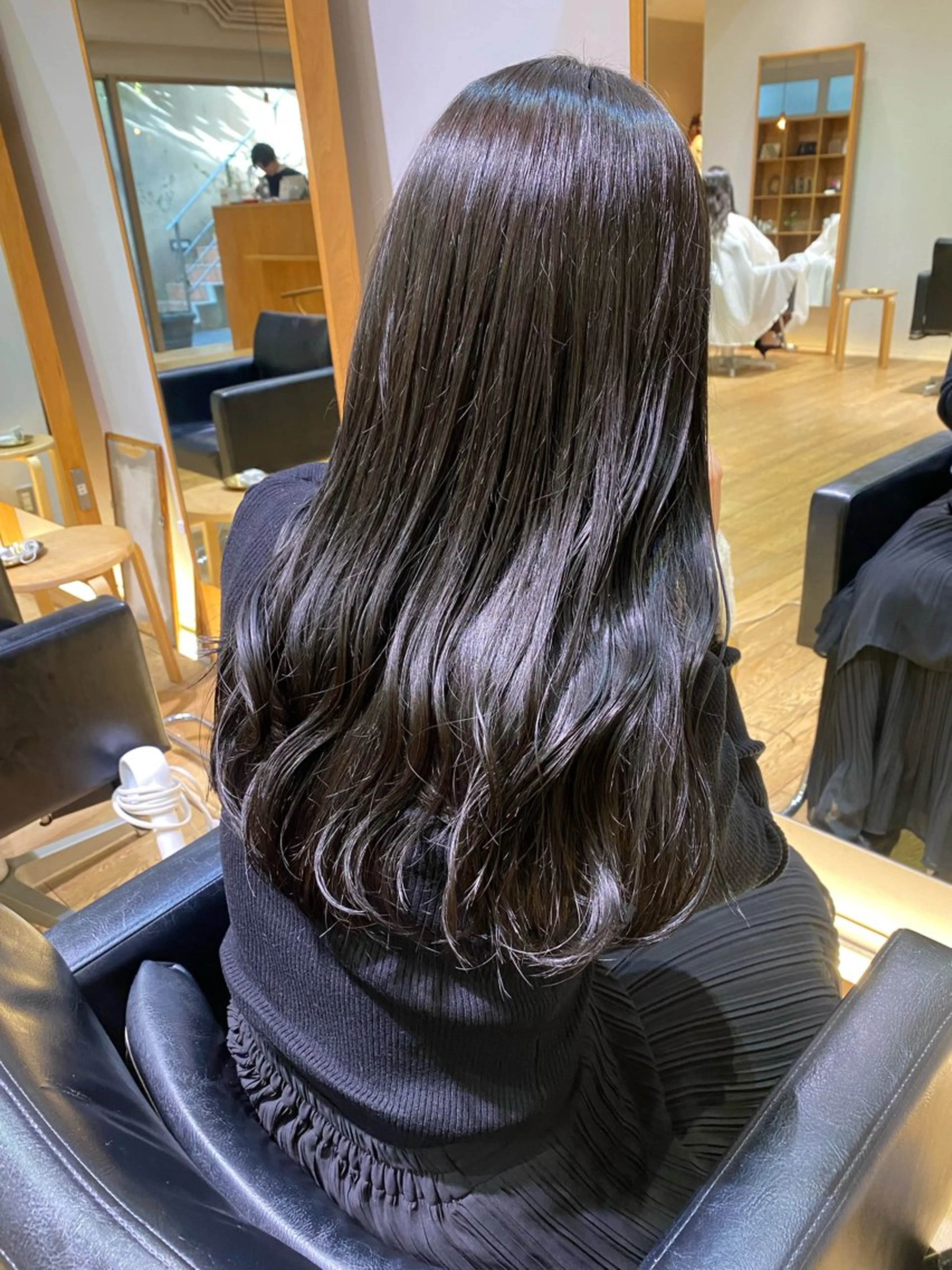 セミロング カット ヘアカラー トリートメント 大人可愛い♡コテ巻き パーマ🌼杉田 萌恵のヘアスタイル