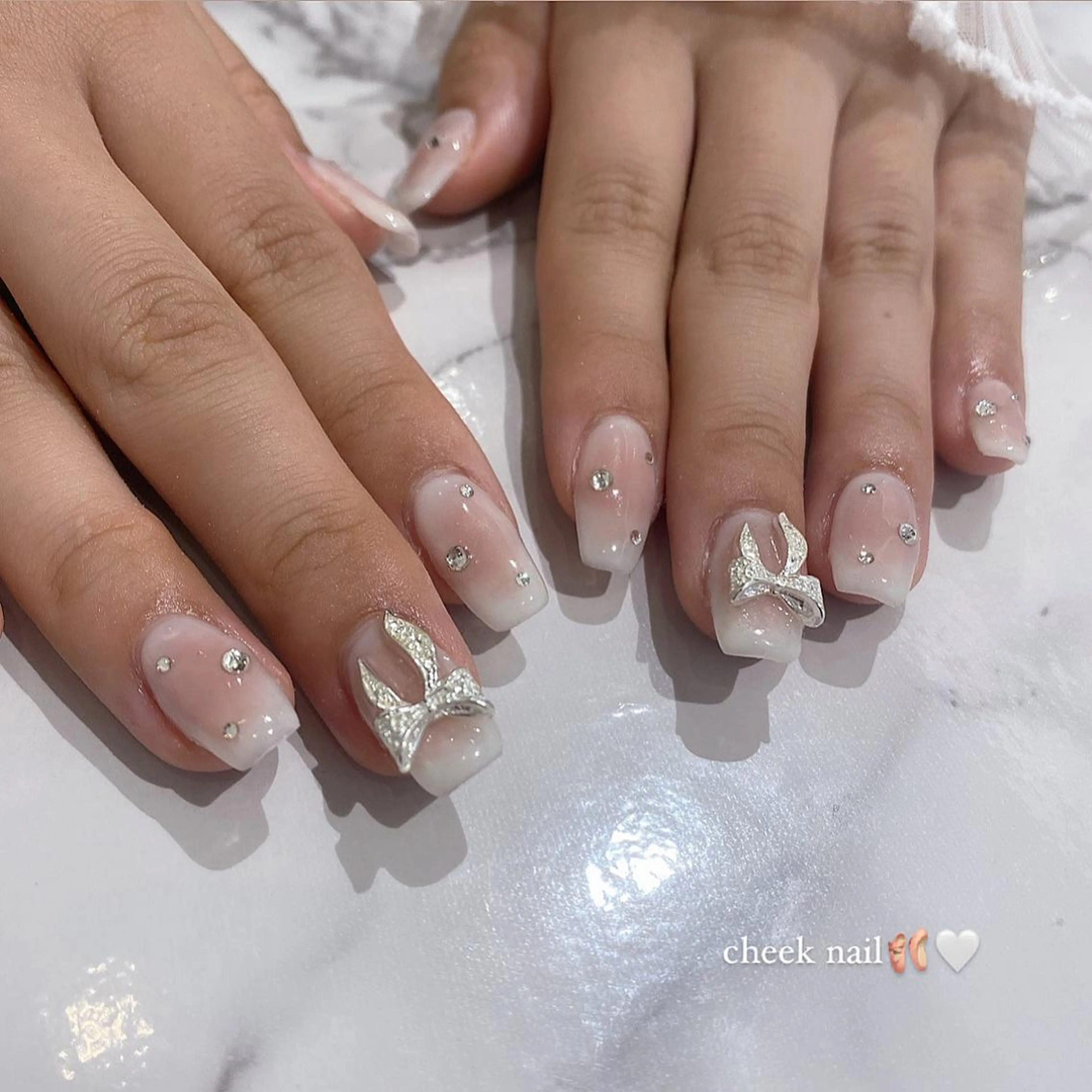 ネイル チークネイル PLATINUM   DOLL【プラチナムドール】所属・ひろこ eyelist🎀のマツエク・マツパデザイン