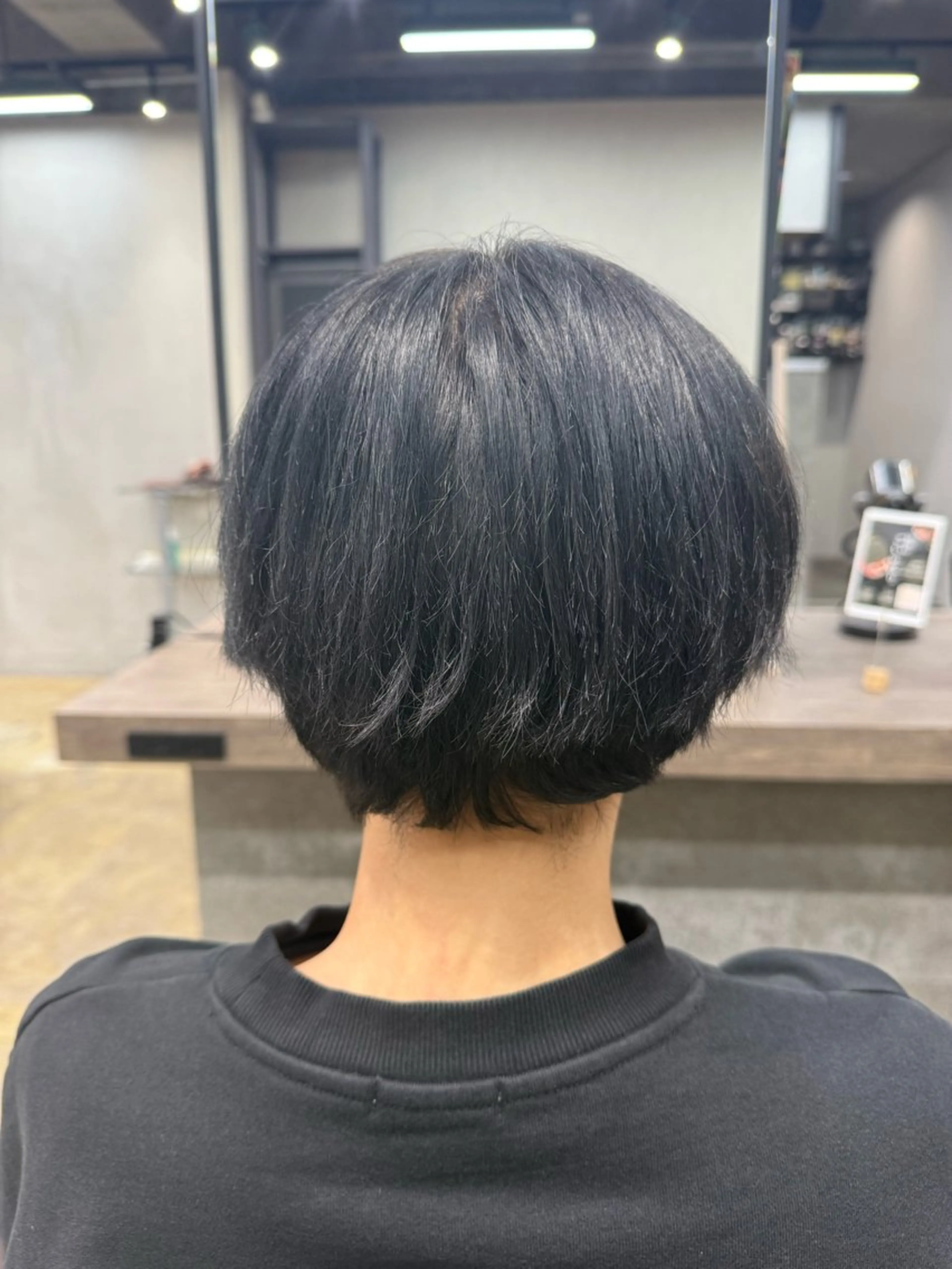 カラー 黒髪 ヘアカラー ルシ🎨/ハイトーン デザイン/髪質改善のヘアスタイル
