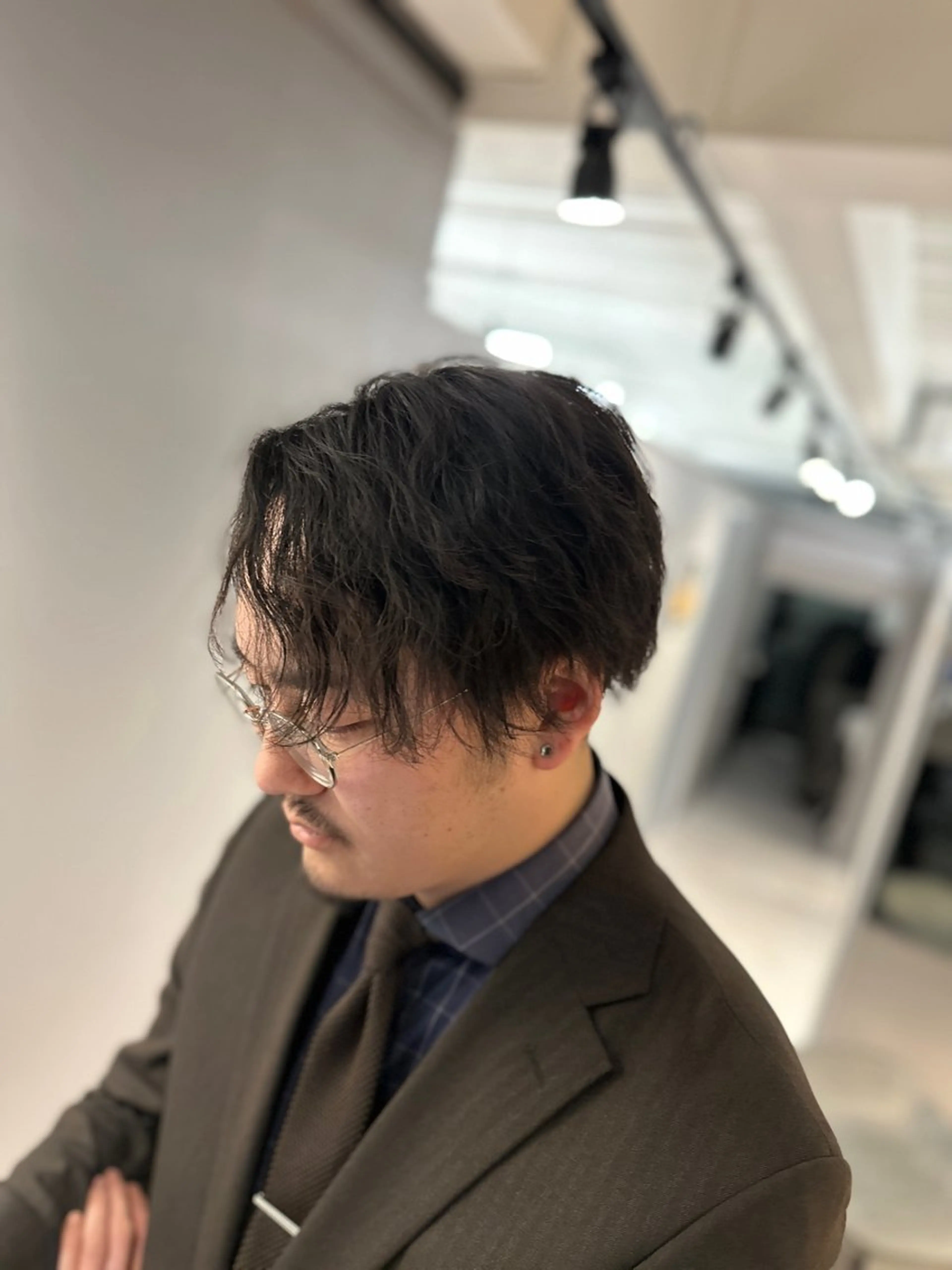 ミディアム パーマ メンズ ミディアムパーマ メンズパーマ 波巻きパーマ 💈神技メンズカット 大沢カズキ✂︎のヘアスタイル