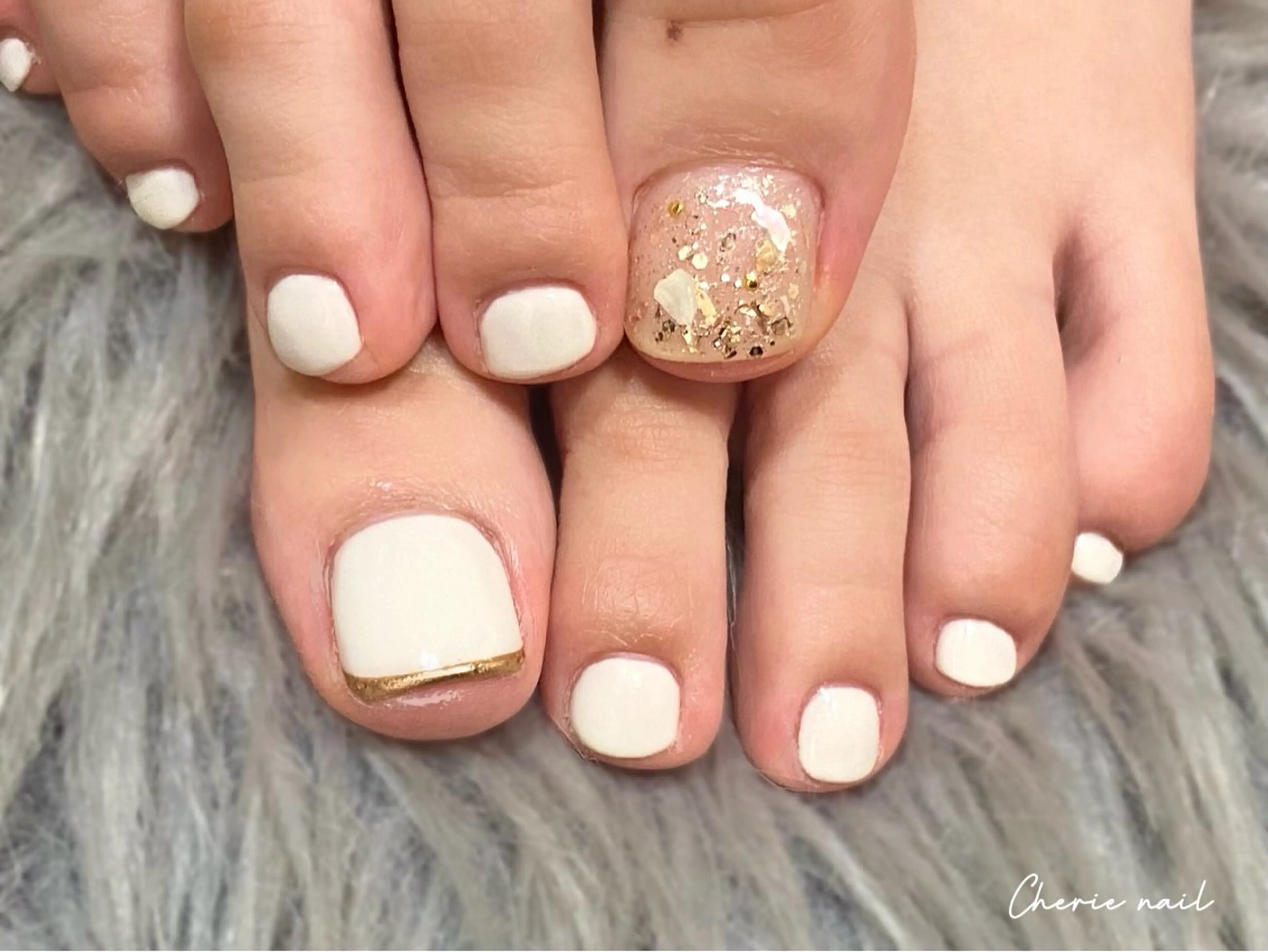 ネイル フットネイル ジェルネイル ミラーネイル ニュアンスネイル 夏ネイル フットネイル Cherienail yunaのネイルデザイン