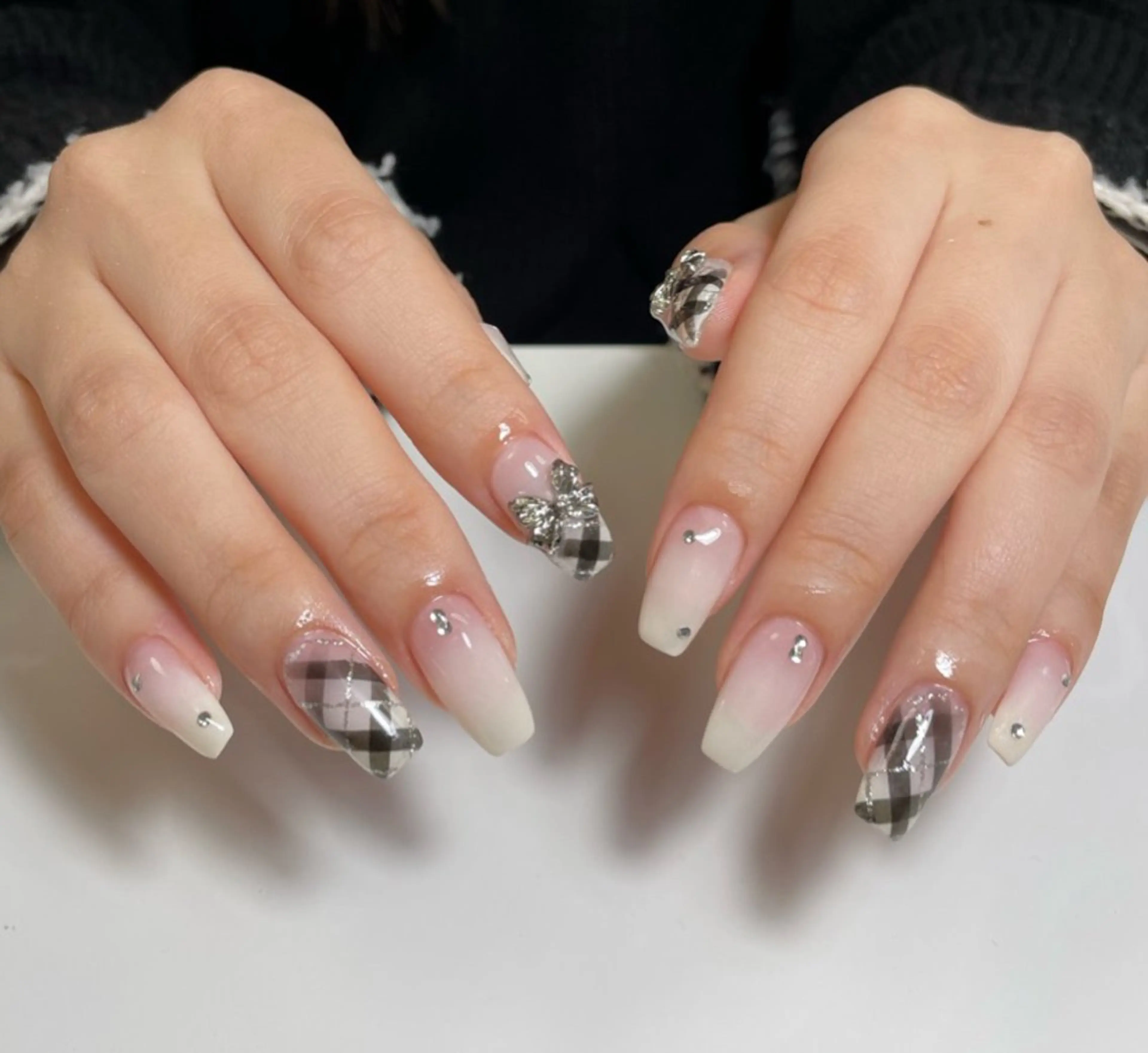 ネイル ハンドネイル ハンドケア 🍑 momo_nailのネイルデザイン