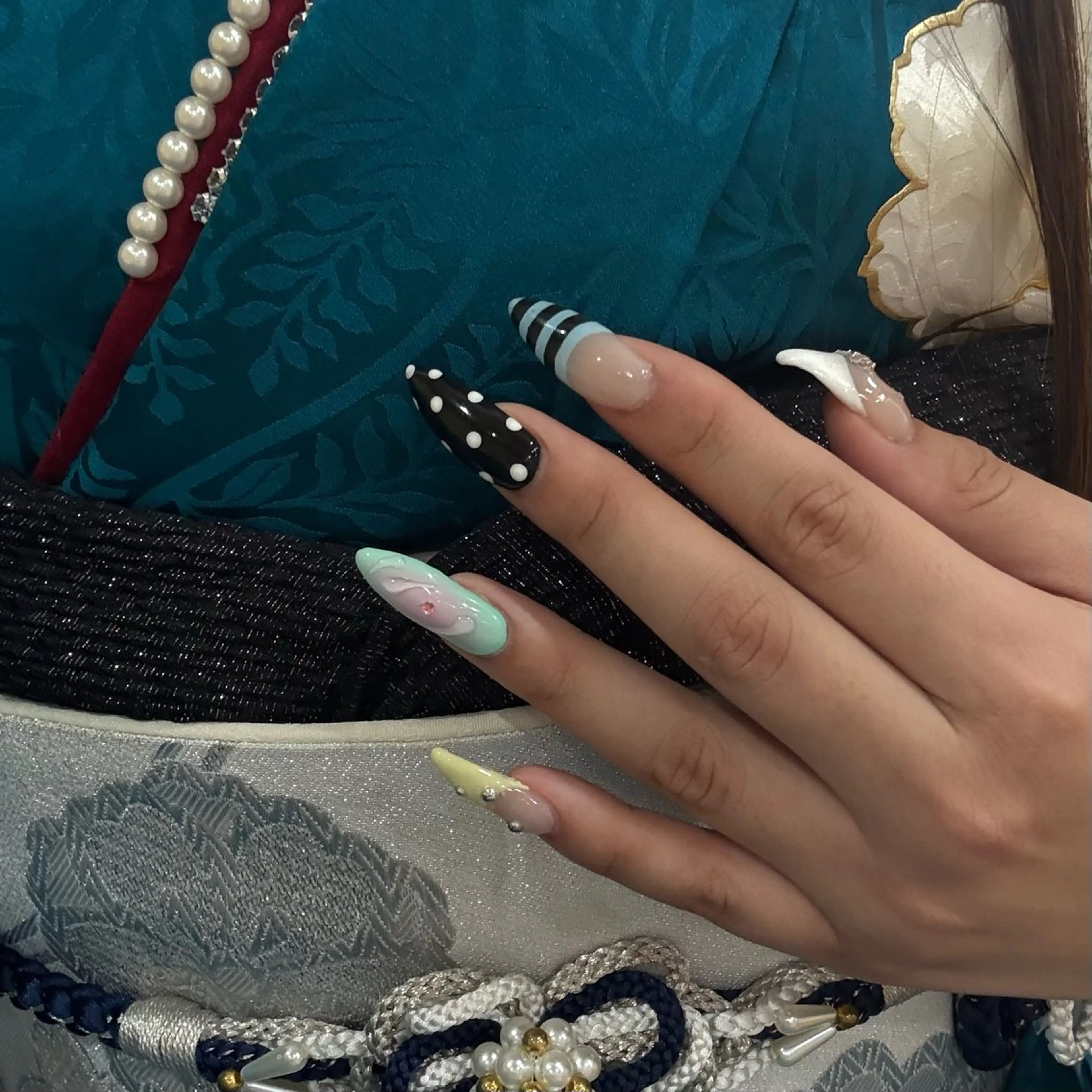 ネイル ハンドネイル yuria 🎀海外ネイル🌺のネイルデザイン