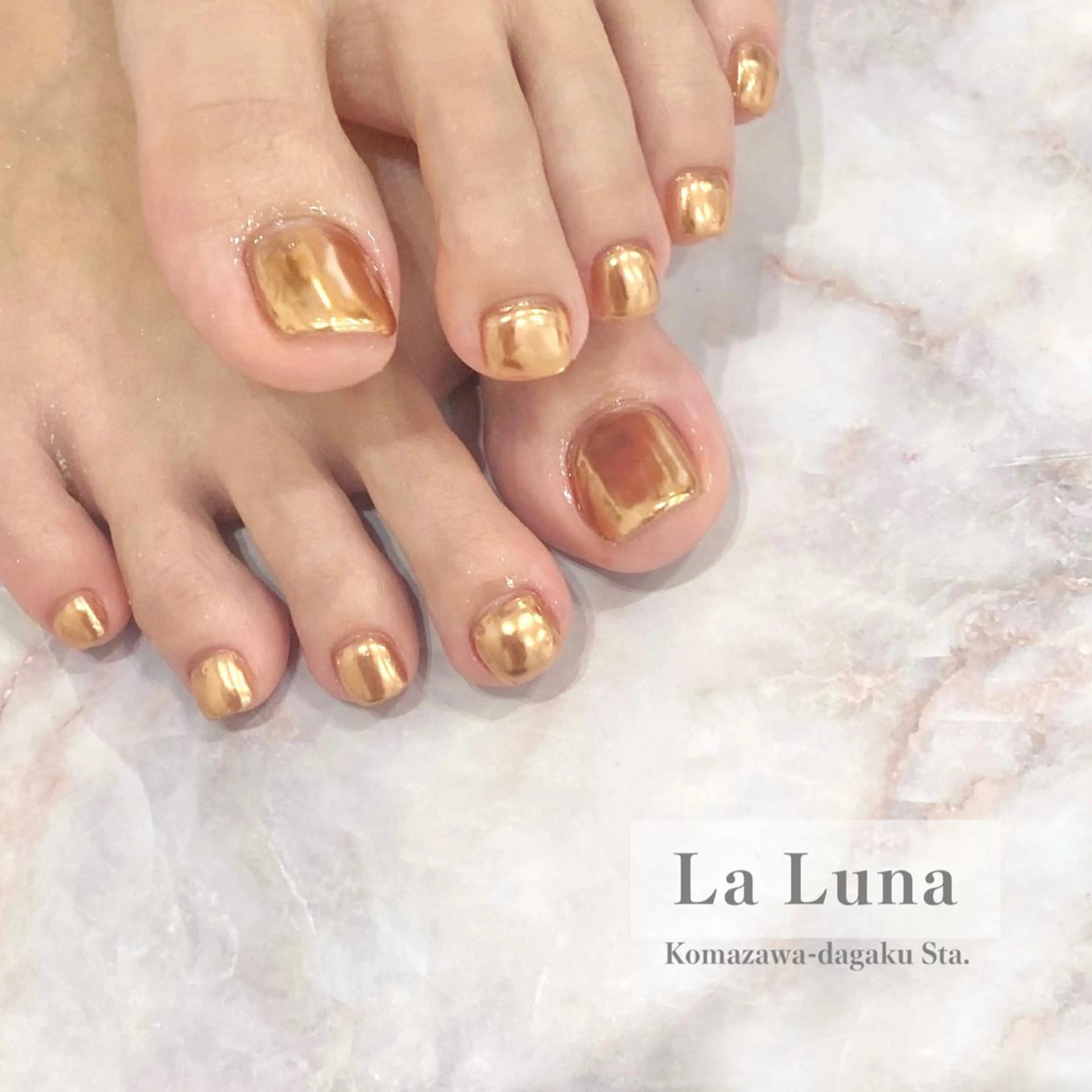 ネイル ミラーネイル フットネイル LaLuna🌙 Natsukiのネイルデザイン