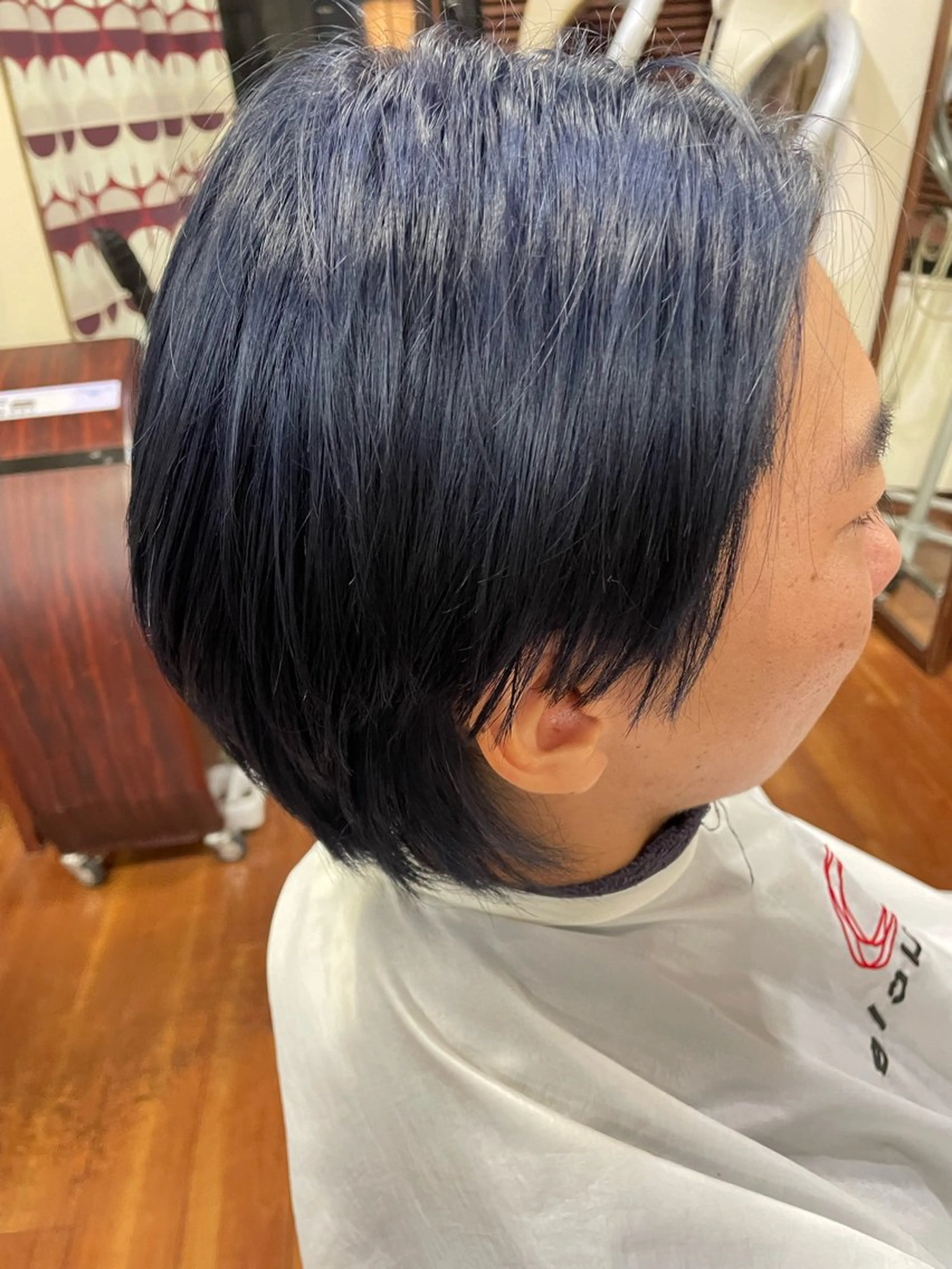 ショート カラー メンズ メンズブリーチ ブリーチ ブルーカラー 浅岡 昭汰のヘアスタイル