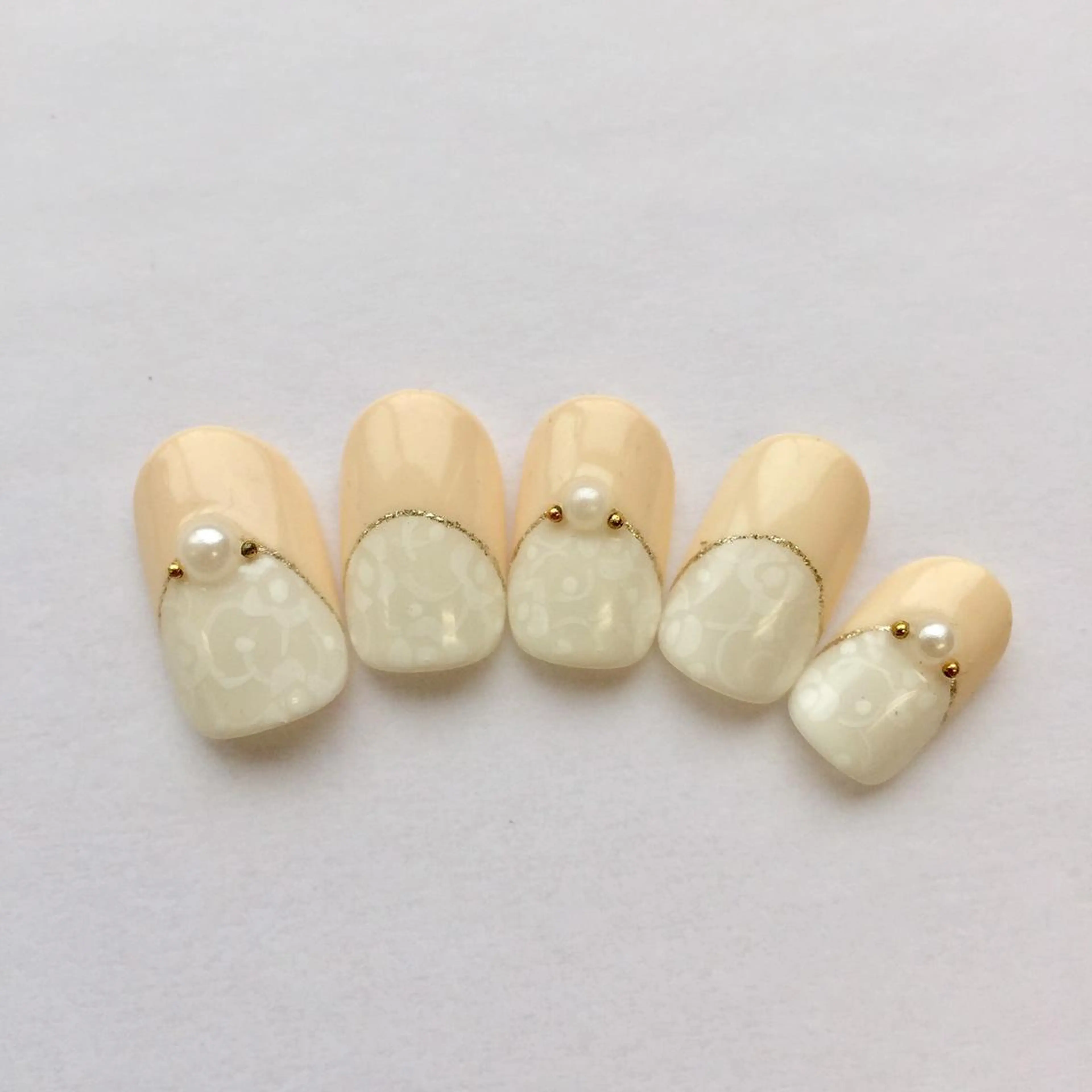 ネイル アートネイル フレンチネイル ブライダルネイル エルネイル アシスタントのネイルデザイン