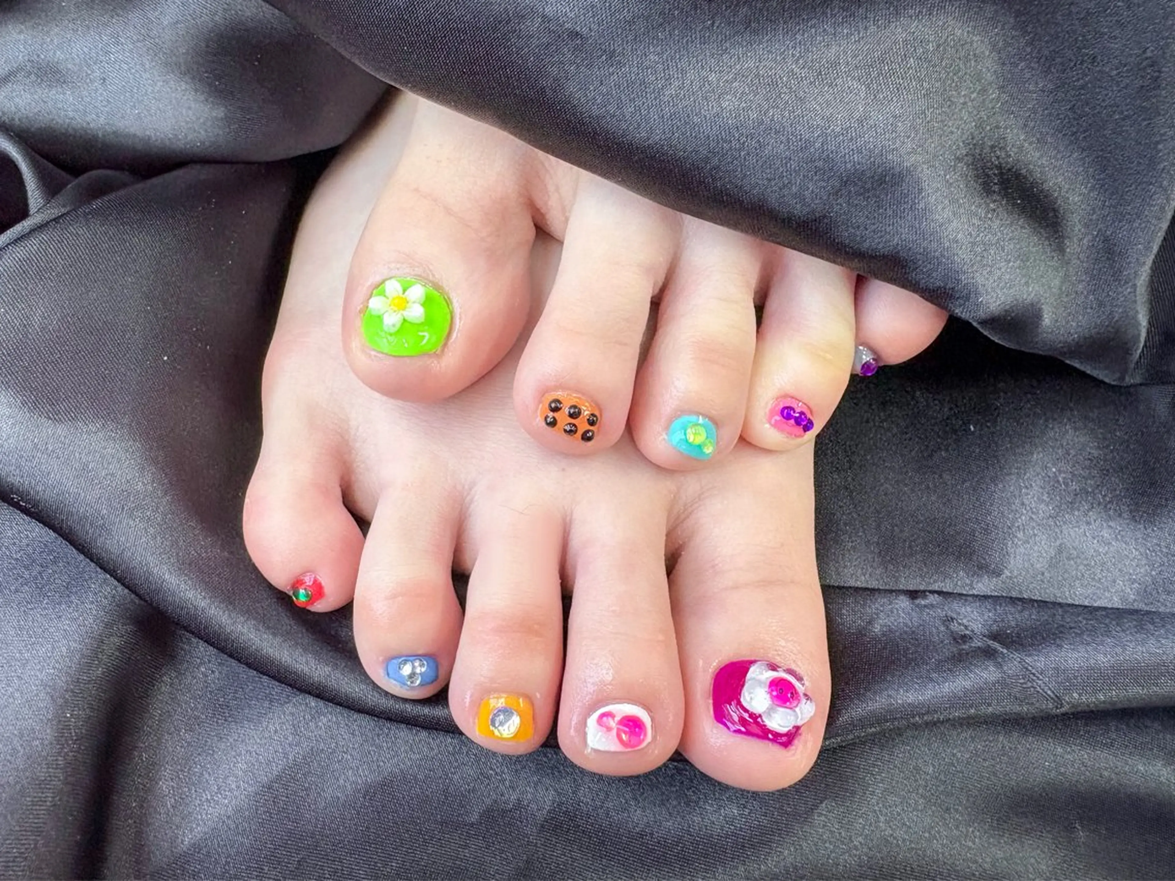 ネイル 桜ネイル 長さ出し フラワーネイル フレンチネイル ジェルネイル フットネイル AConNailSalon所属・ACon NailSalonのネイルデザイン