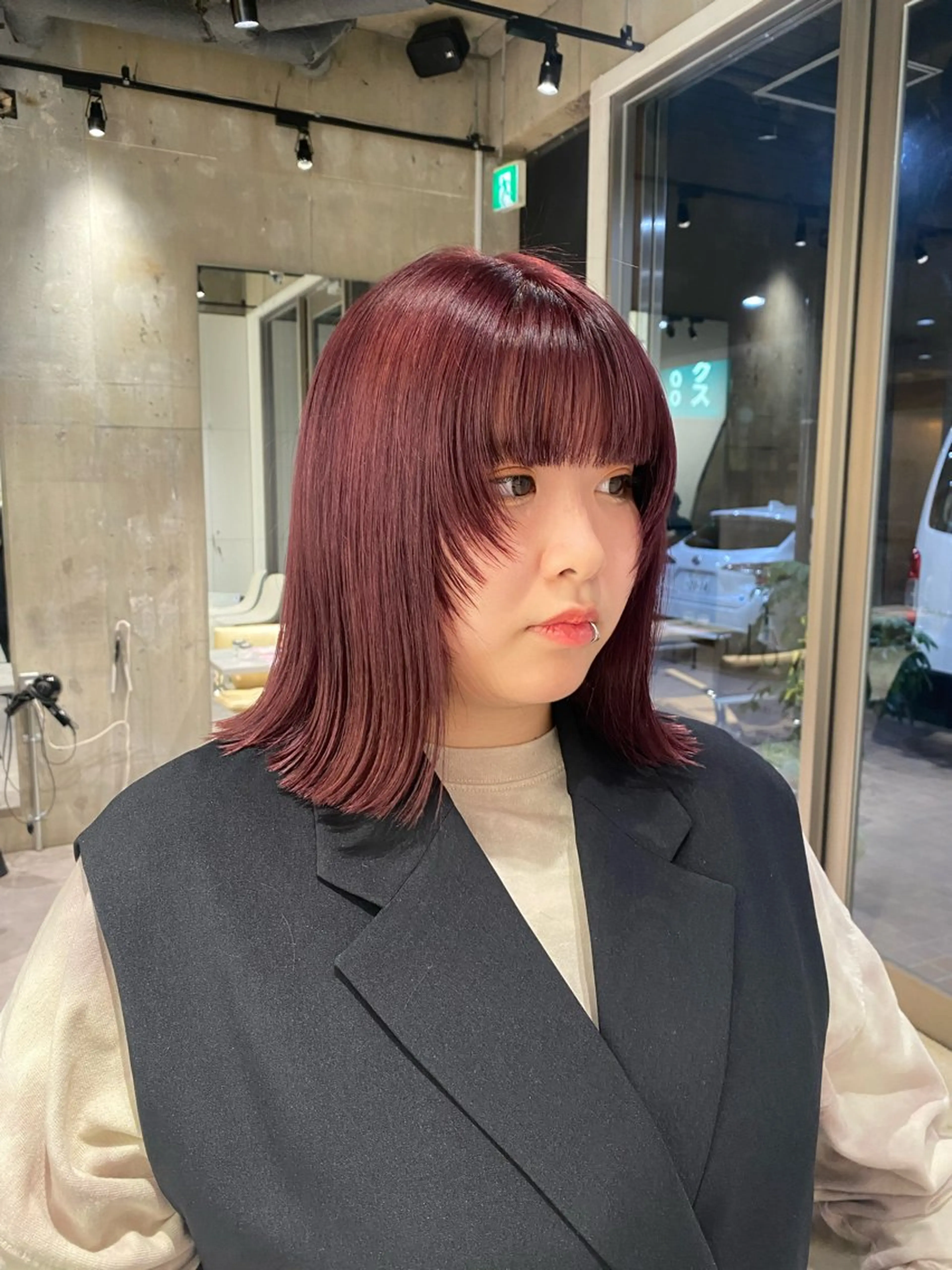 ミディアム 顔まわりレイヤー 顔周りカット レイヤーカット カット ヘアカラー mina🪐立川駅/ 無料ショートカットのヘアスタイル