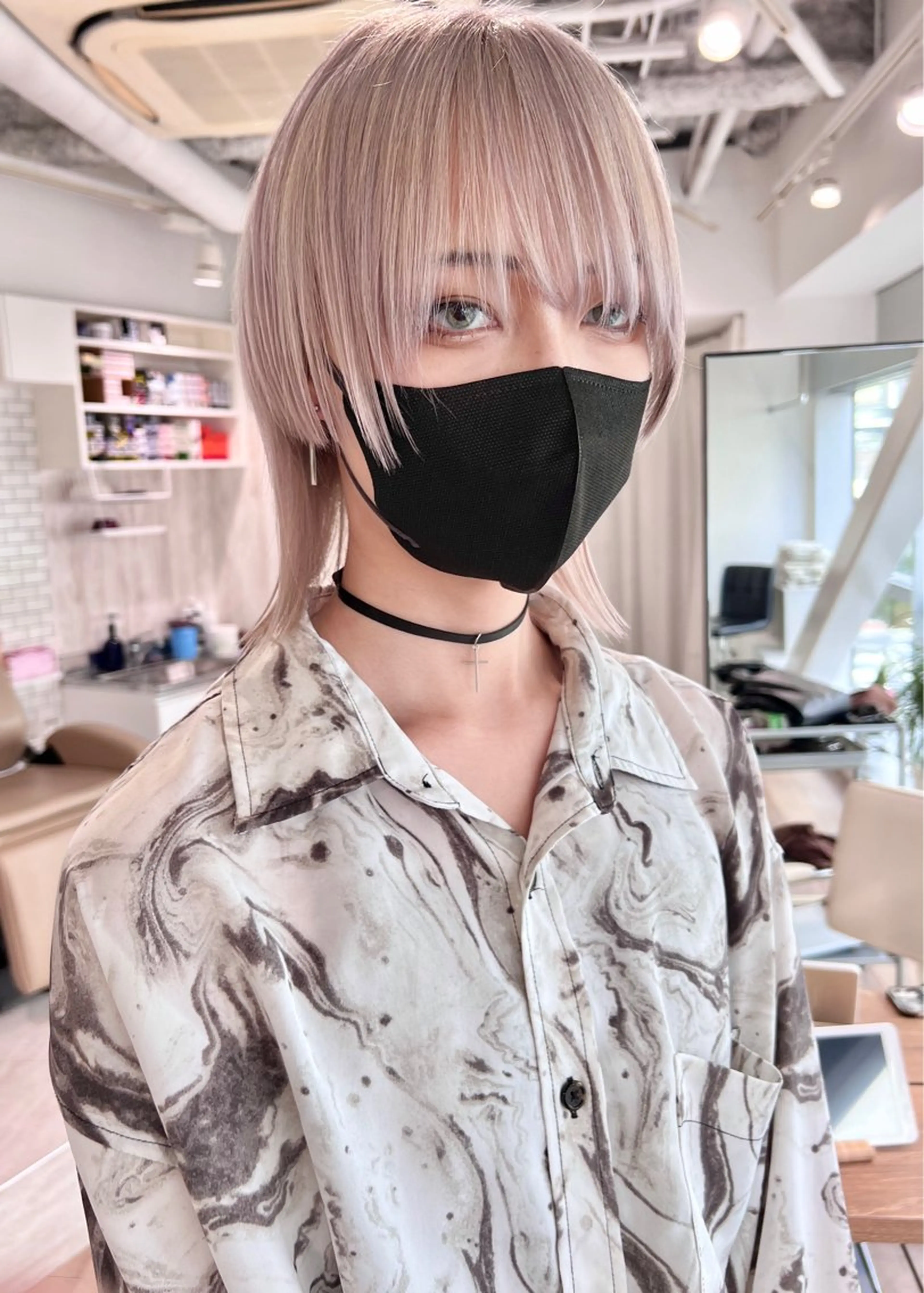 セミロング カラー バレイヤージュ ベージュカラー ブリーチ ケアブリーチ ダブルカラー 前髪/顔まわりカット 艶髪/髪質改善/縮毛のヘアスタイル