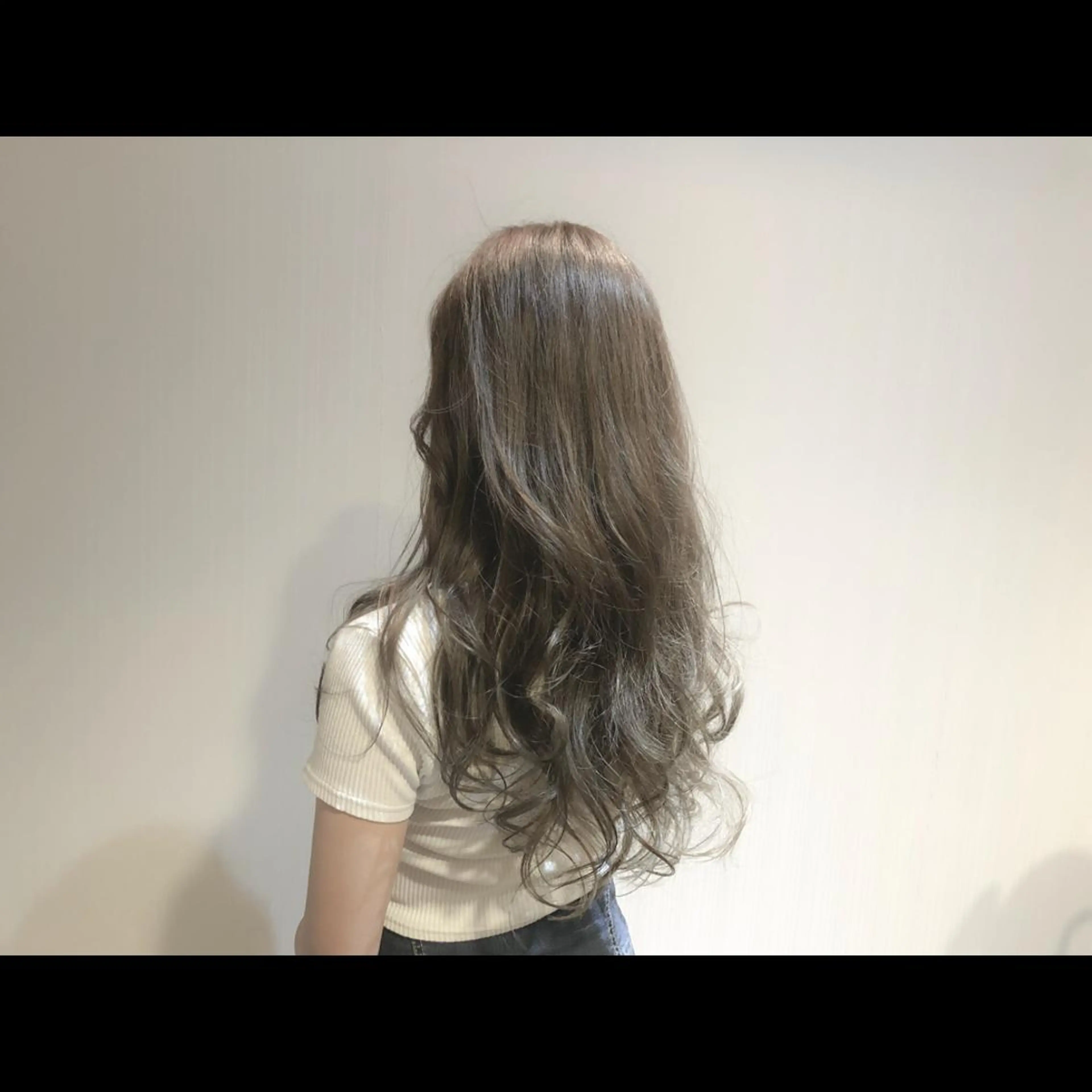 ロング アッシュ アッシュグレー カット ヘアカラー トリートメント 小森谷 亮太のヘアスタイル