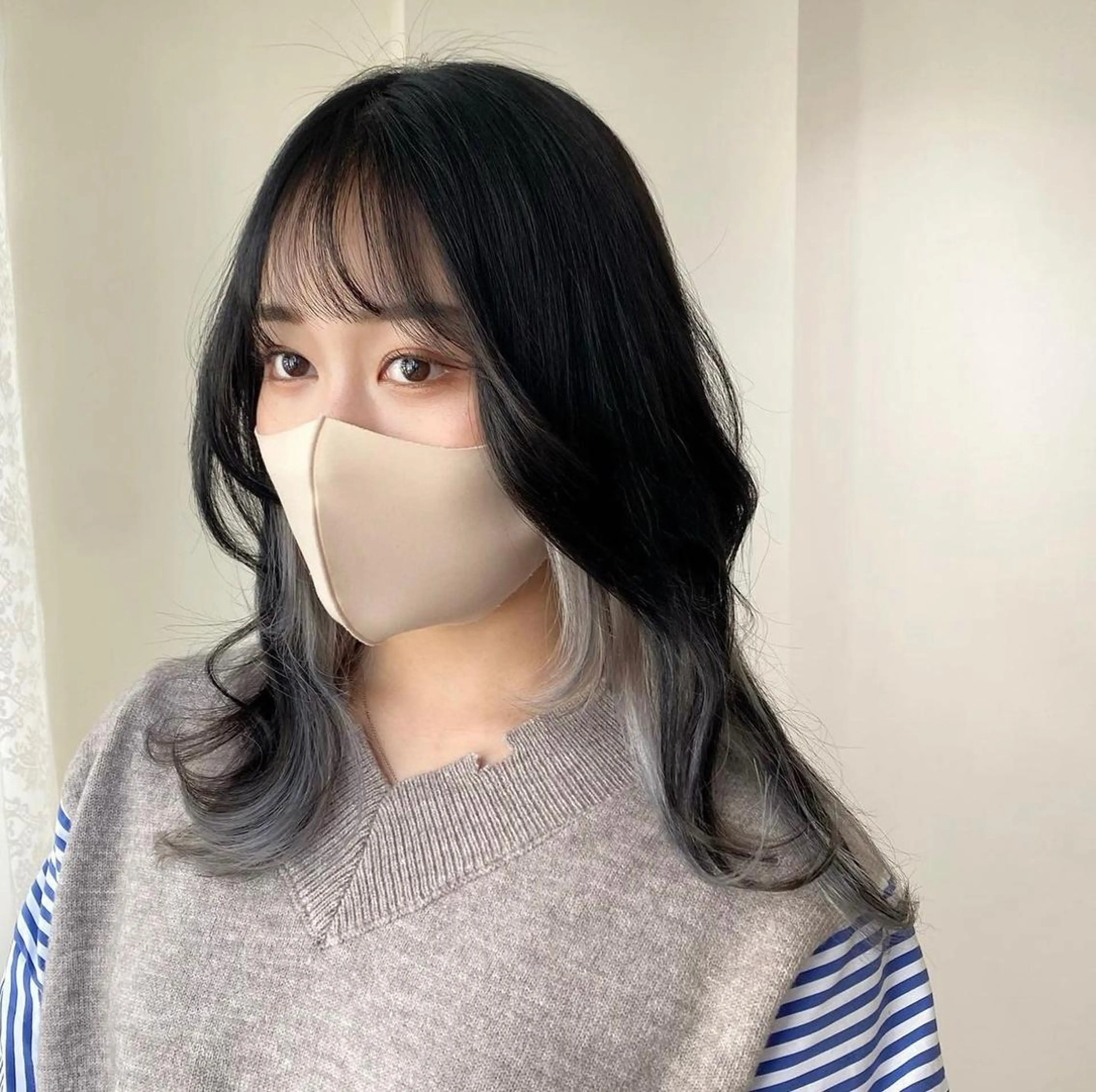 セミロング 韓国風ヘア ヘアカラー エクステ 推しカラー🌙 RIHOのヘアスタイル