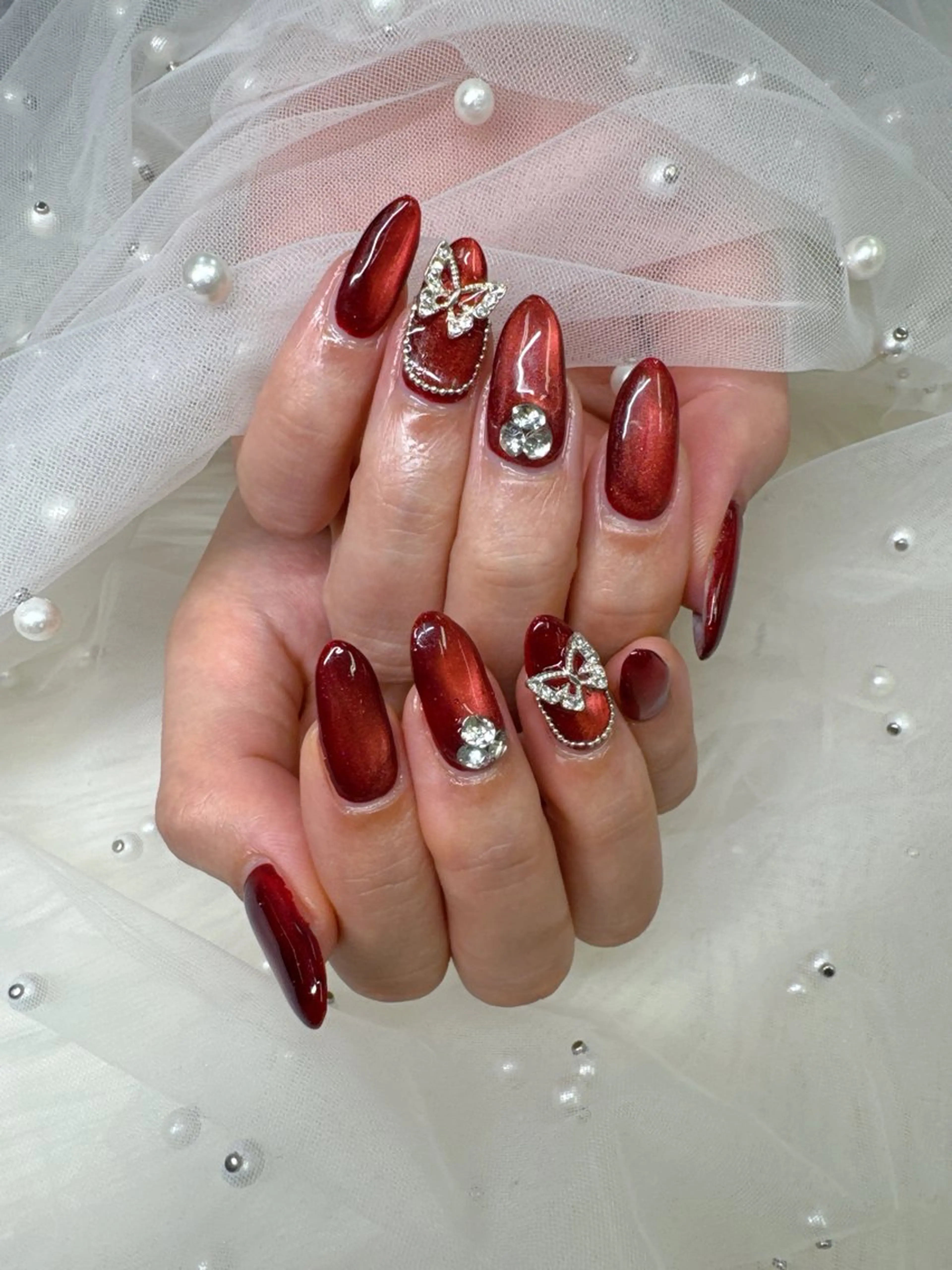 ネイル 成人式 フレンチネイル ジェルネイル ガラスフレンチ キラキラネイル ハンドネイル Queeens nailのネイルデザイン