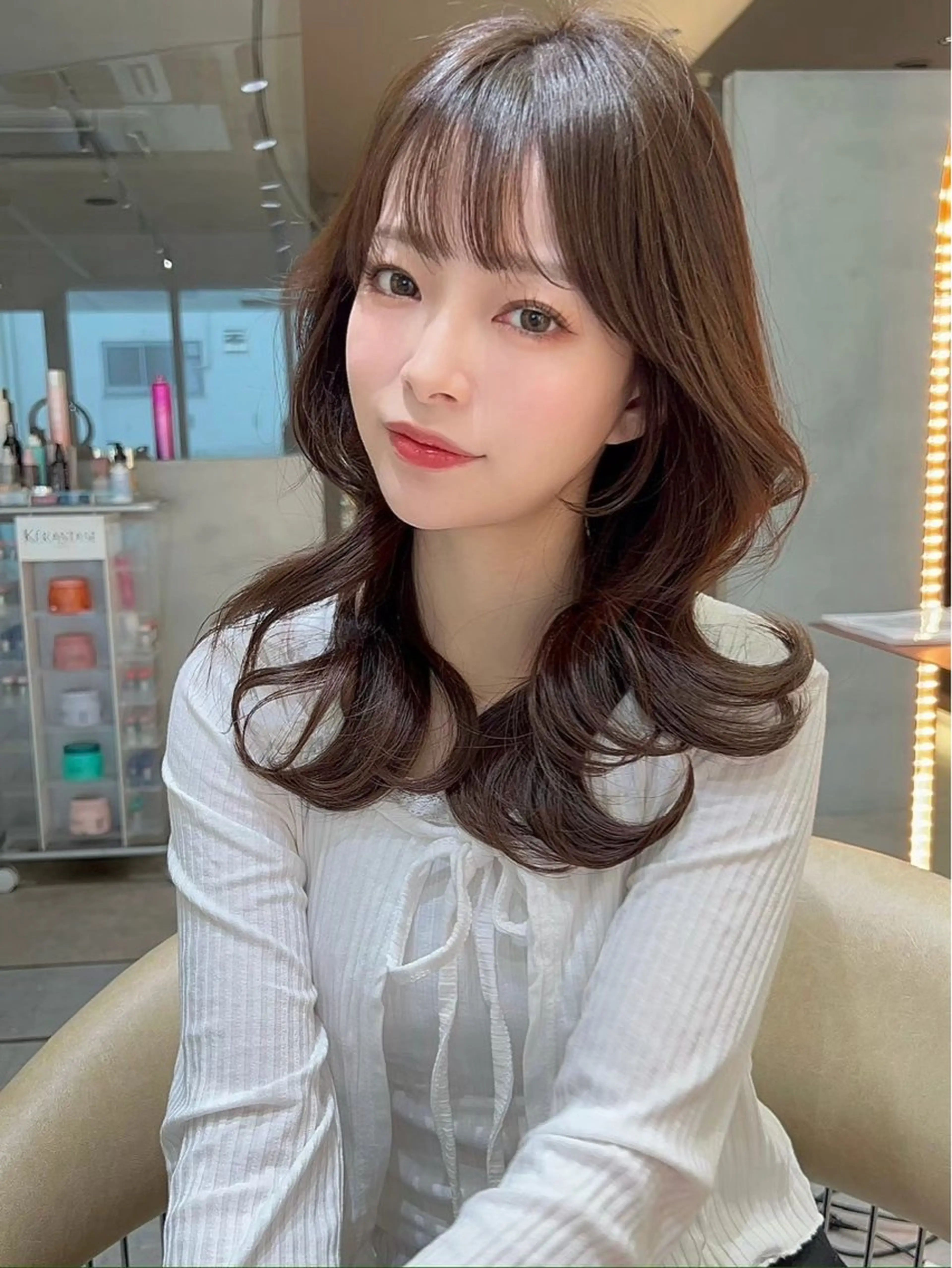 セミロング デート レイヤーカット シースルーバング 小顔カット 外ハネヘア カット ヘアカラー トリートメント ❣️大人色気レイヤー 美髪縮毛 金山❣️のヘアスタイル