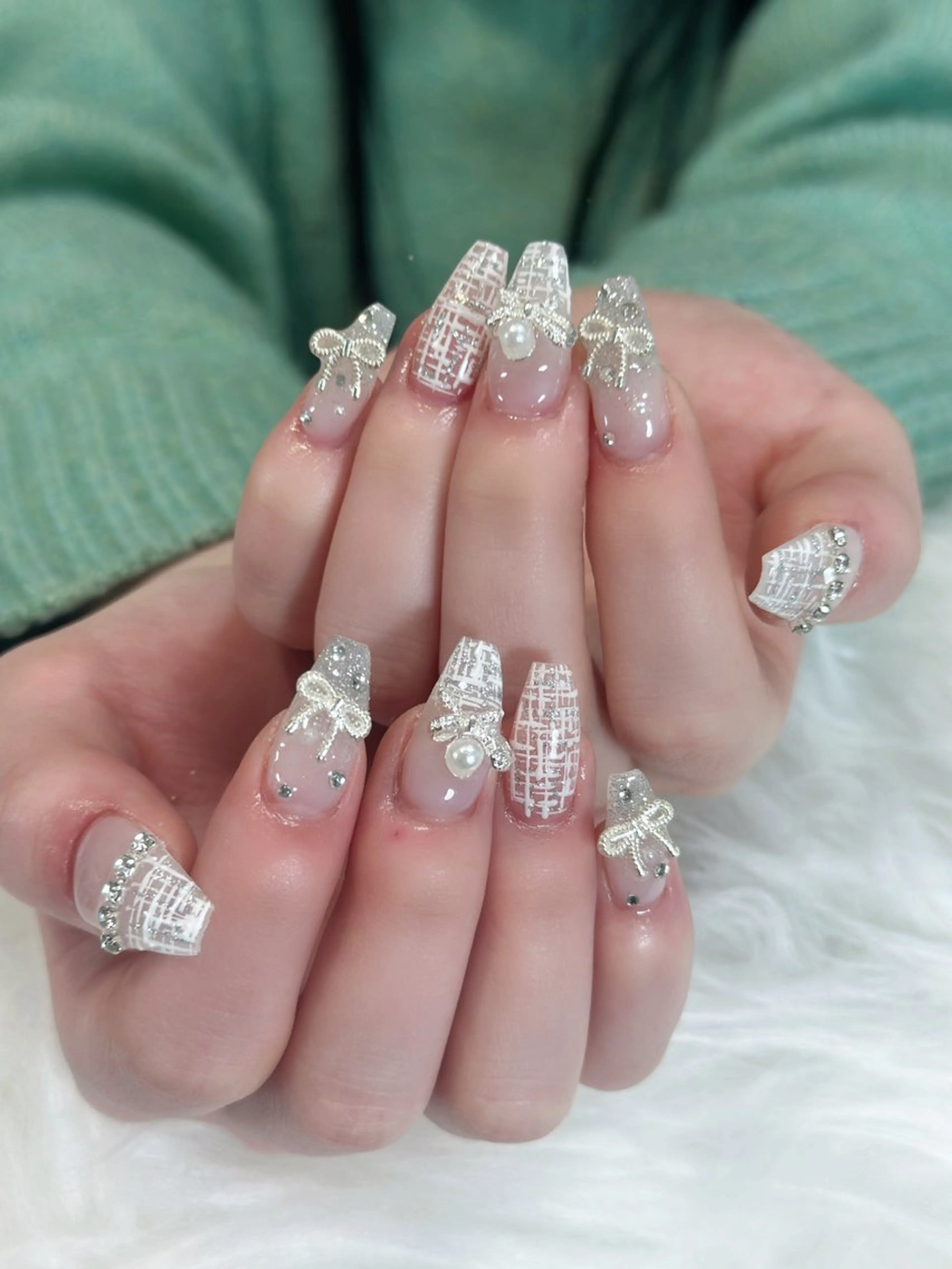 ネイル オーロラネイル ボルドー ブラウン 氷ネイル・うるうるネイル キラキラネイル Julli NailStudioのネイルデザイン