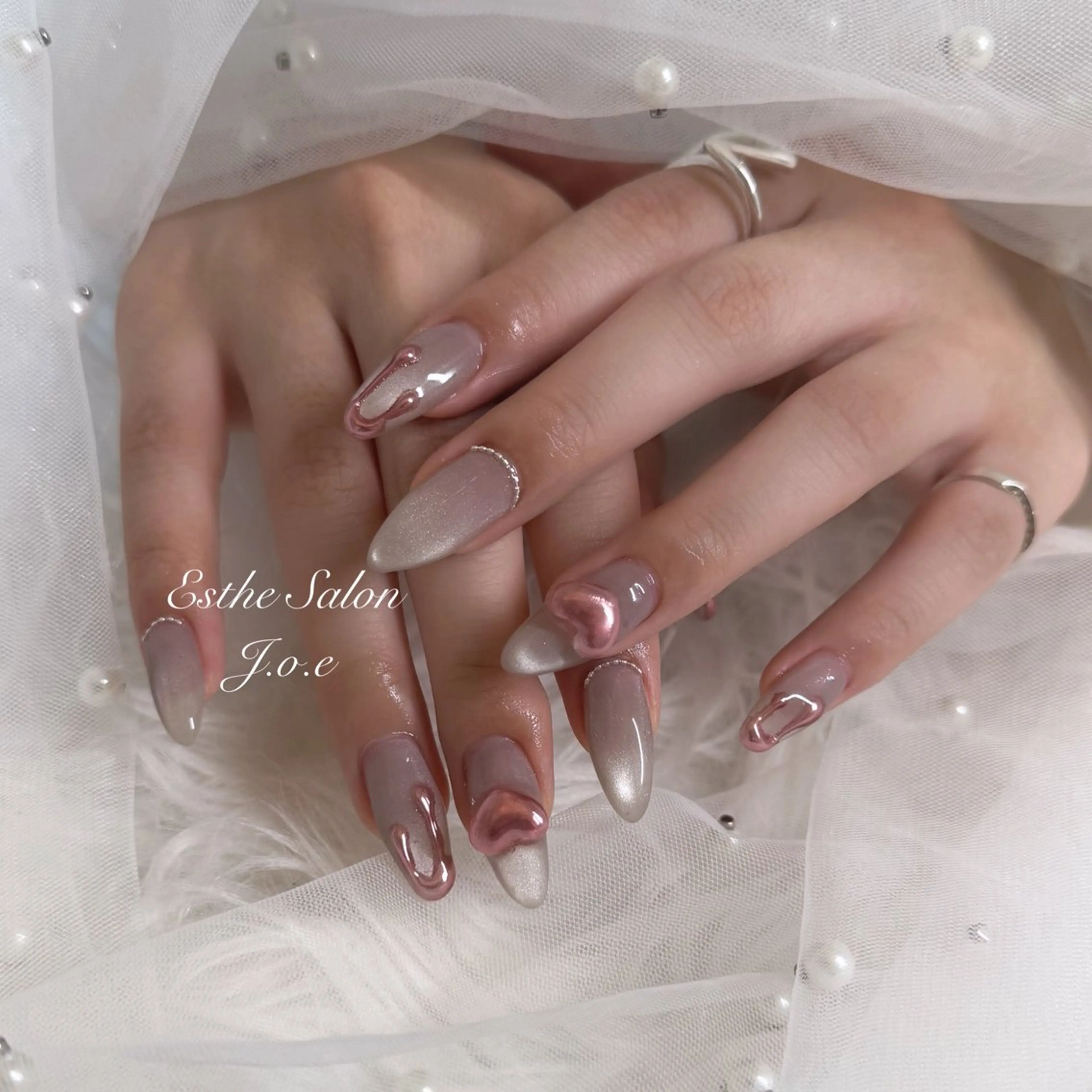 ネイル 氷ネイル・うるうるネイル マグネットネイル ハンドネイル 廣瀬 春奈のネイルデザイン