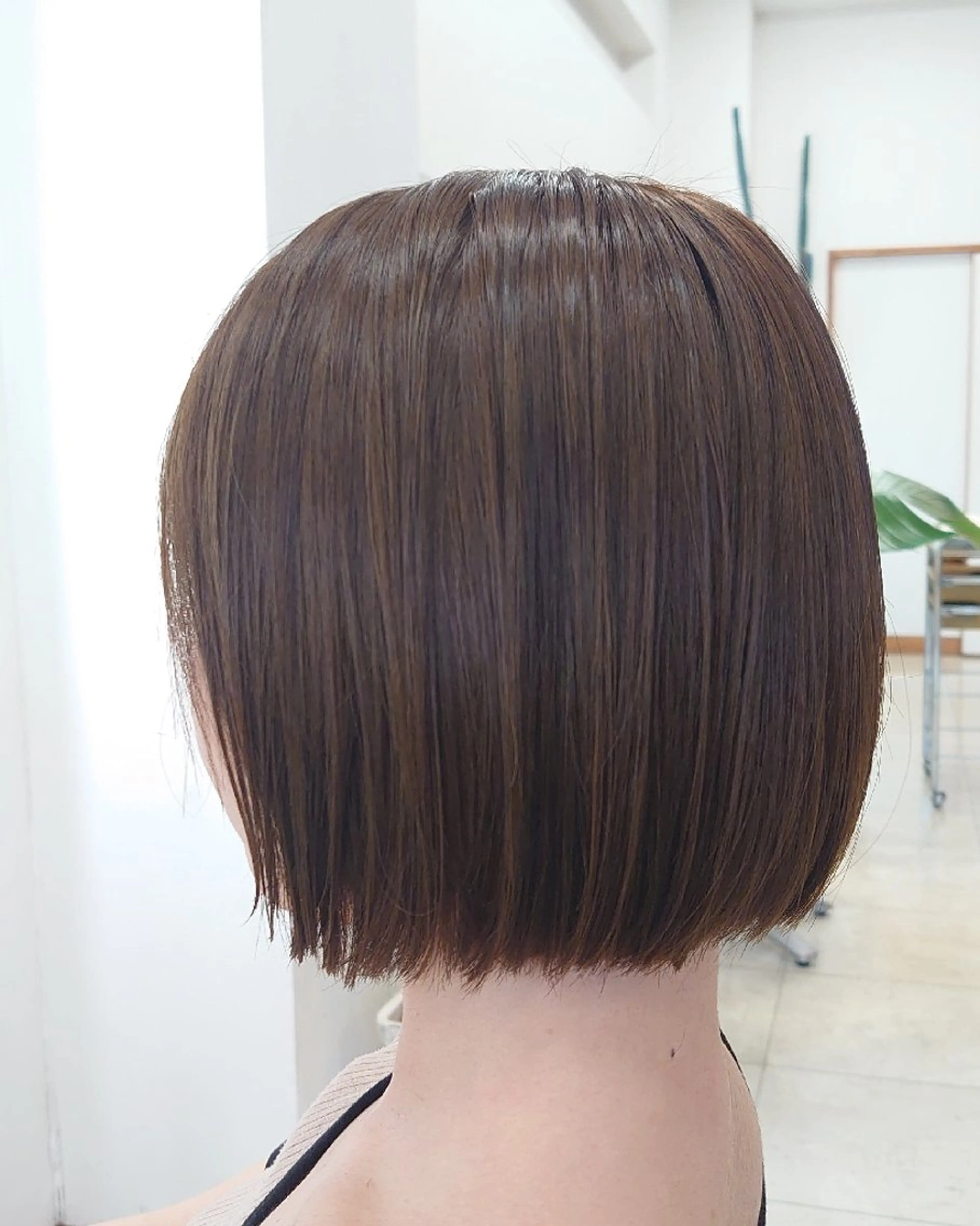 ミディアム パーマ ボブ カット ヘアカラー トリートメント ｷﾝｼﾞｮｳ ｴﾅﾐのヘアスタイル