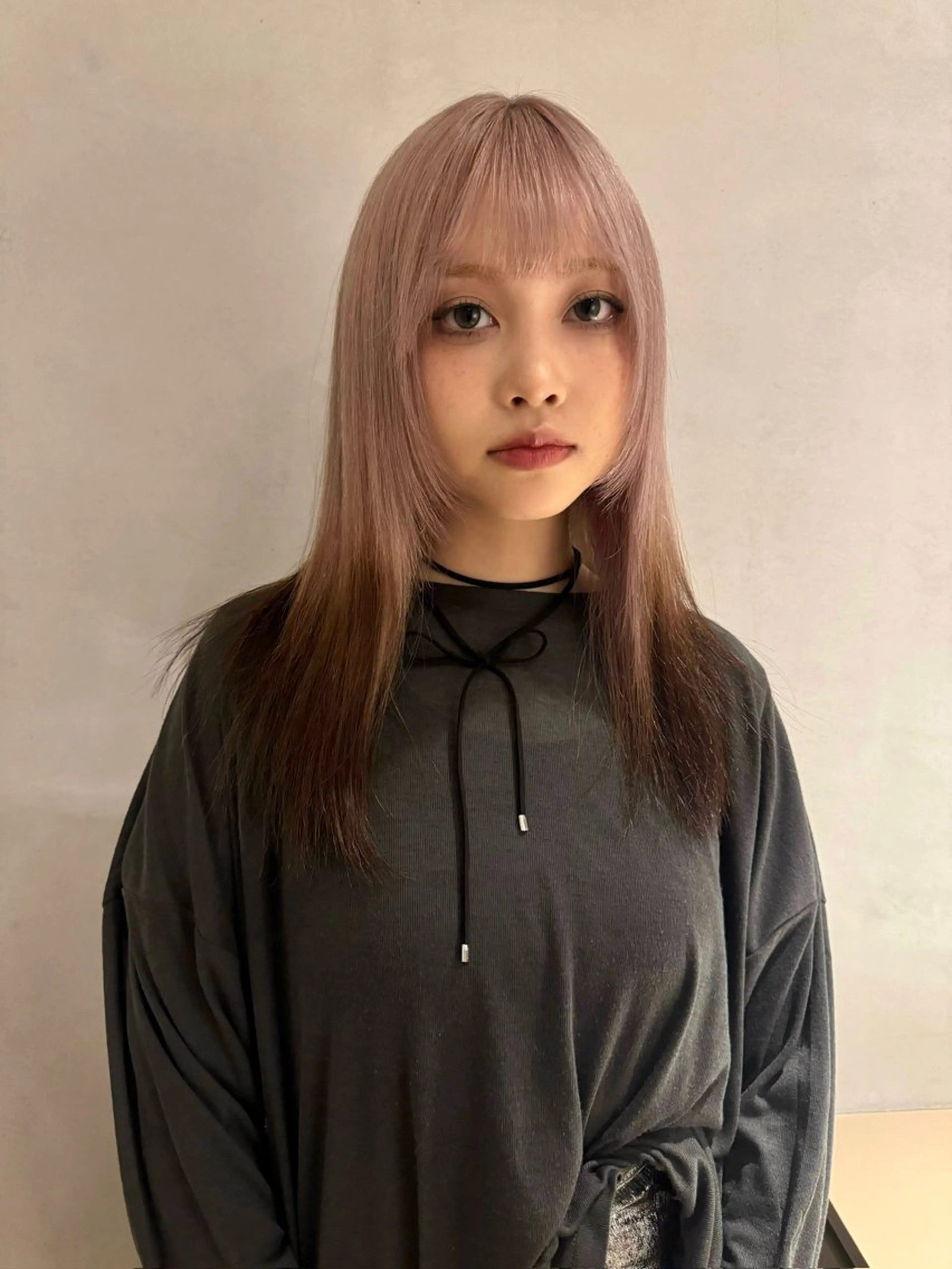 セミロング カラー ベージュカラー ブリーチ ピンクカラー ピンクベージュ ヘアカラー トリートメント 🩷ハイトーン透明感 レイヤー🩷ユリカのヘアスタイル
