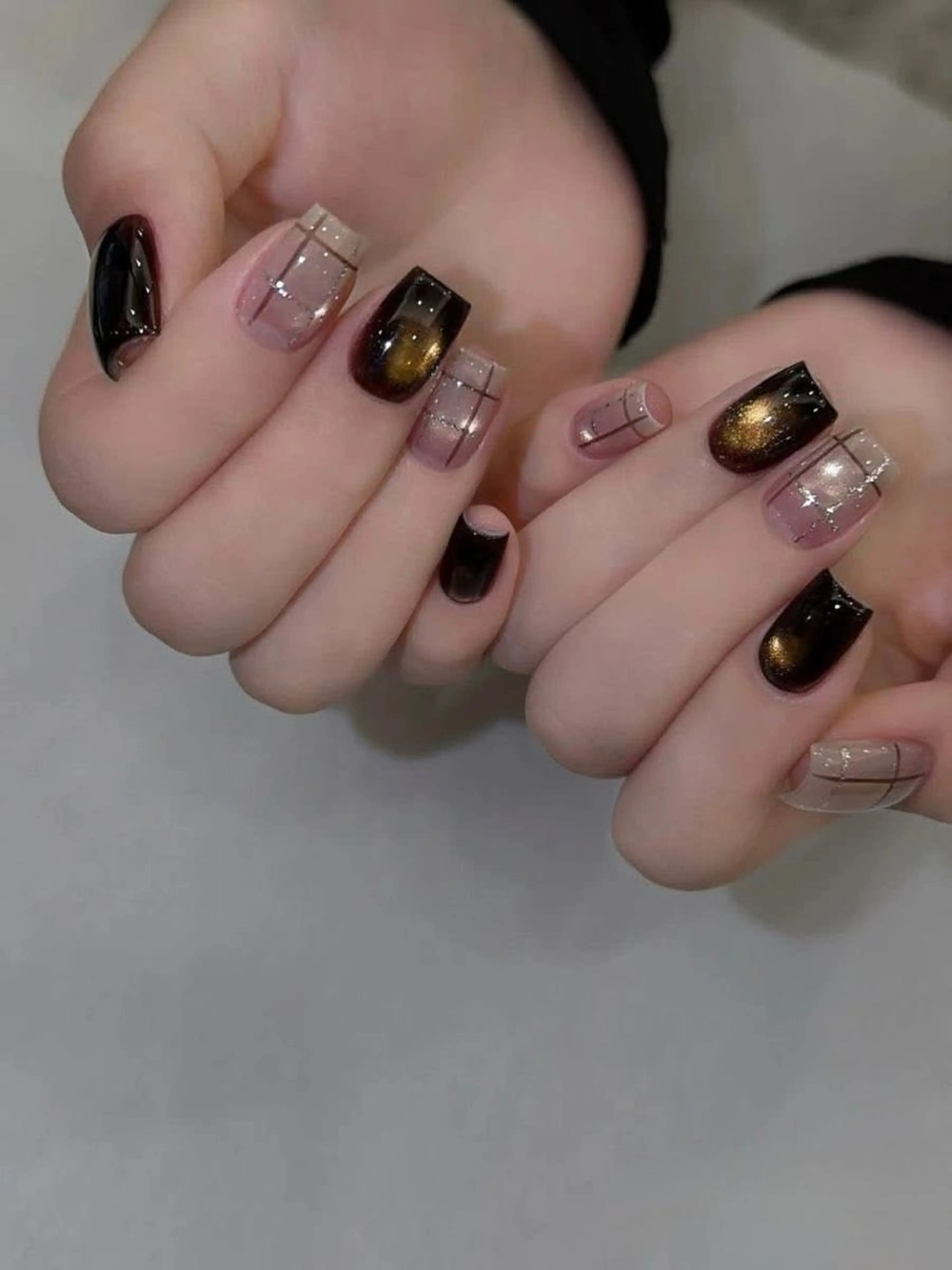 ネイル チークネイル フレンチネイル グラデーション キラキラネイル 韓国ネイル Minette nailHuongのネイルデザイン