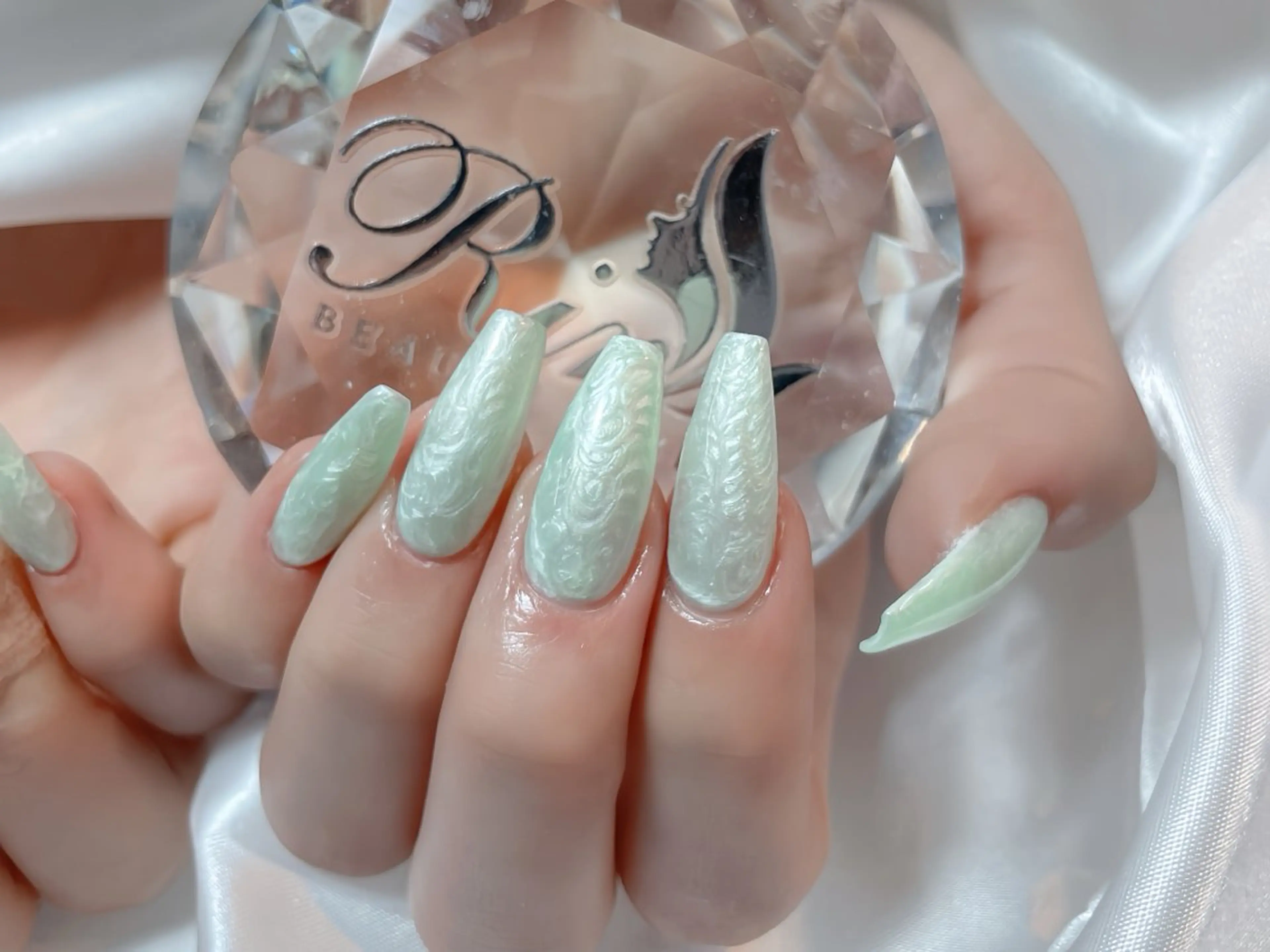 ネイル アートネイル チークネイル ジェルネイル ロングネイル マグネットネイル ハンドネイル Rin Nail 新大久保店のネイルデザイン