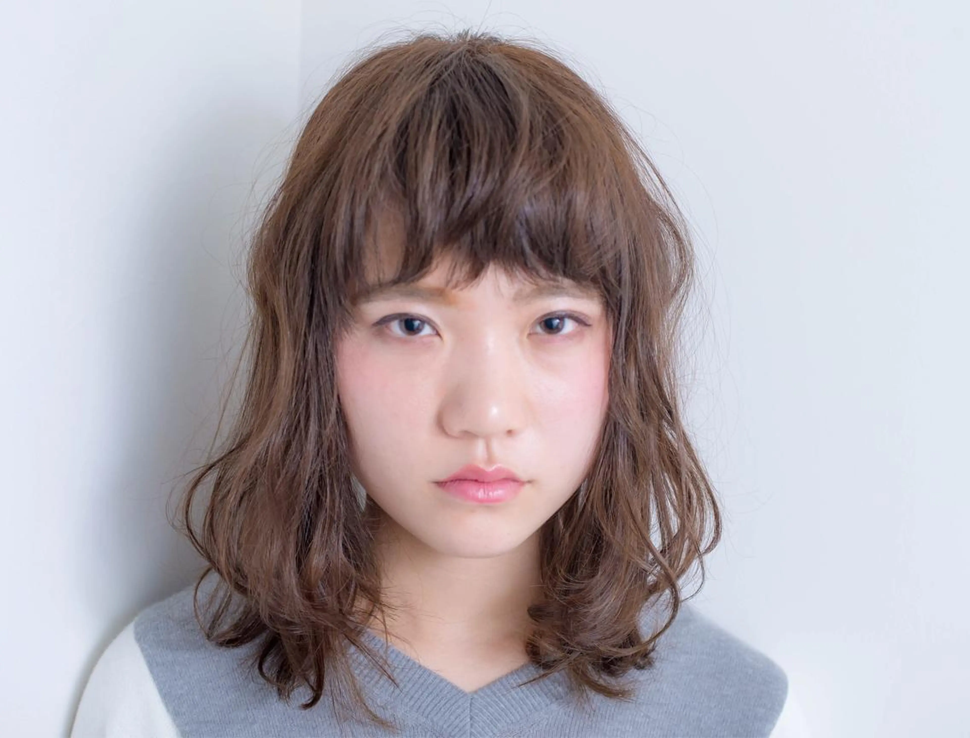 ミディアム カラー パーマ ミディアムパーマ アッシュ 【白髪ぼかし 専門GBG】自由が丘のヘアスタイル