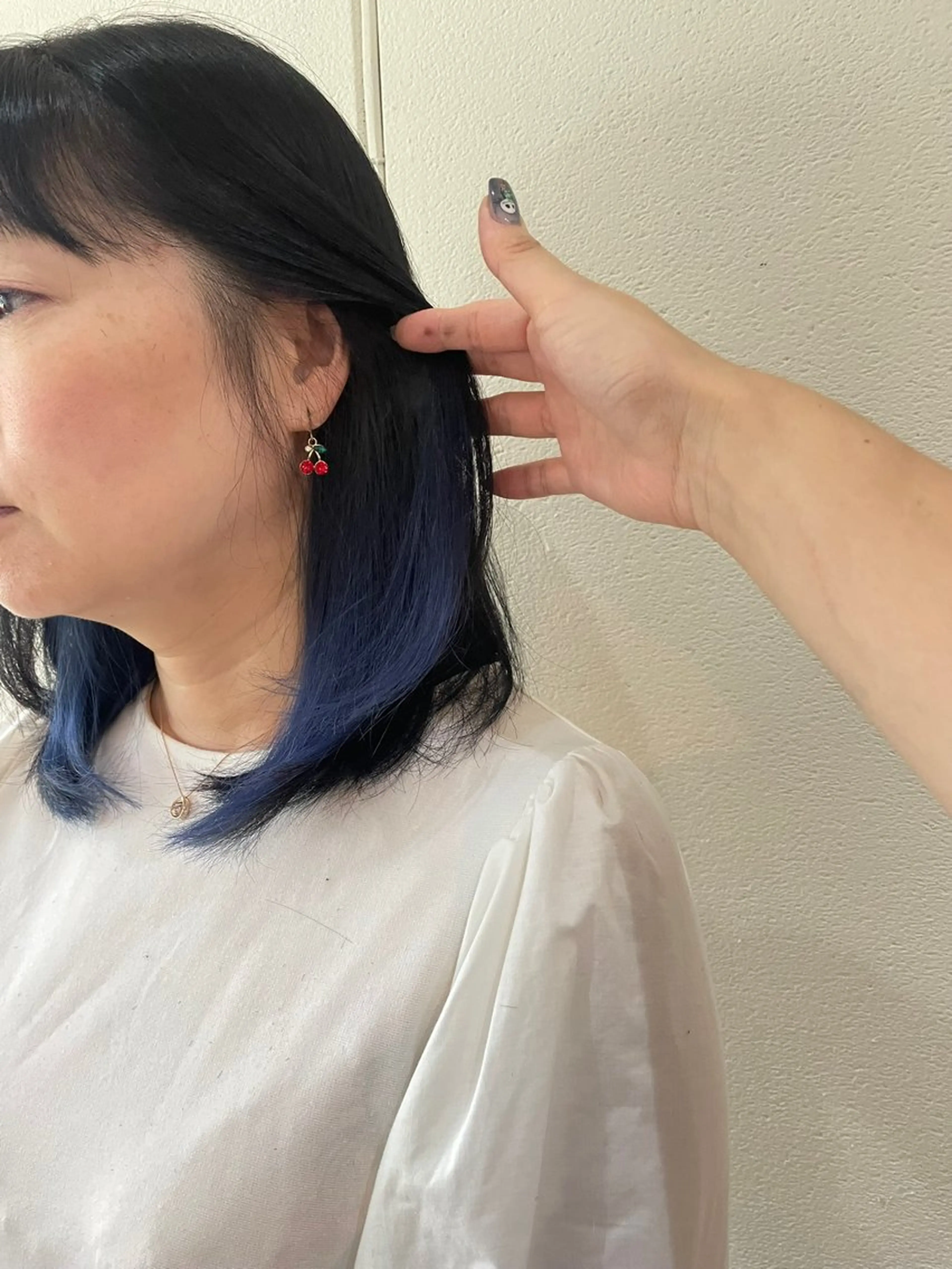 ミディアム カラー ブルーカラー イヤリングカラー 🌈縮毛矯正特化 杉浦 夏生のヘアスタイル