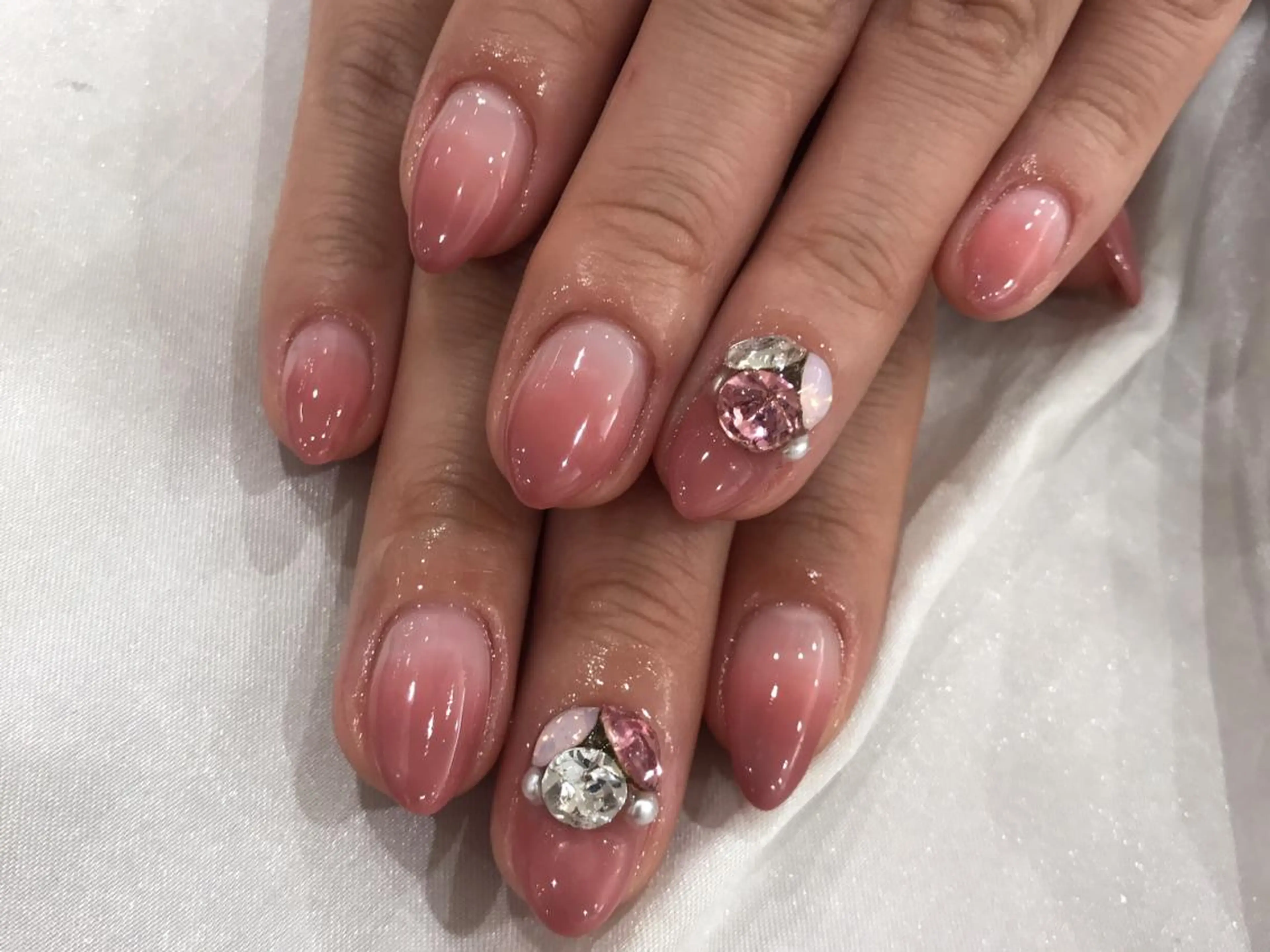 ネイル グラデーション ピンク ハンドネイル 中川 愛理のネイルデザイン