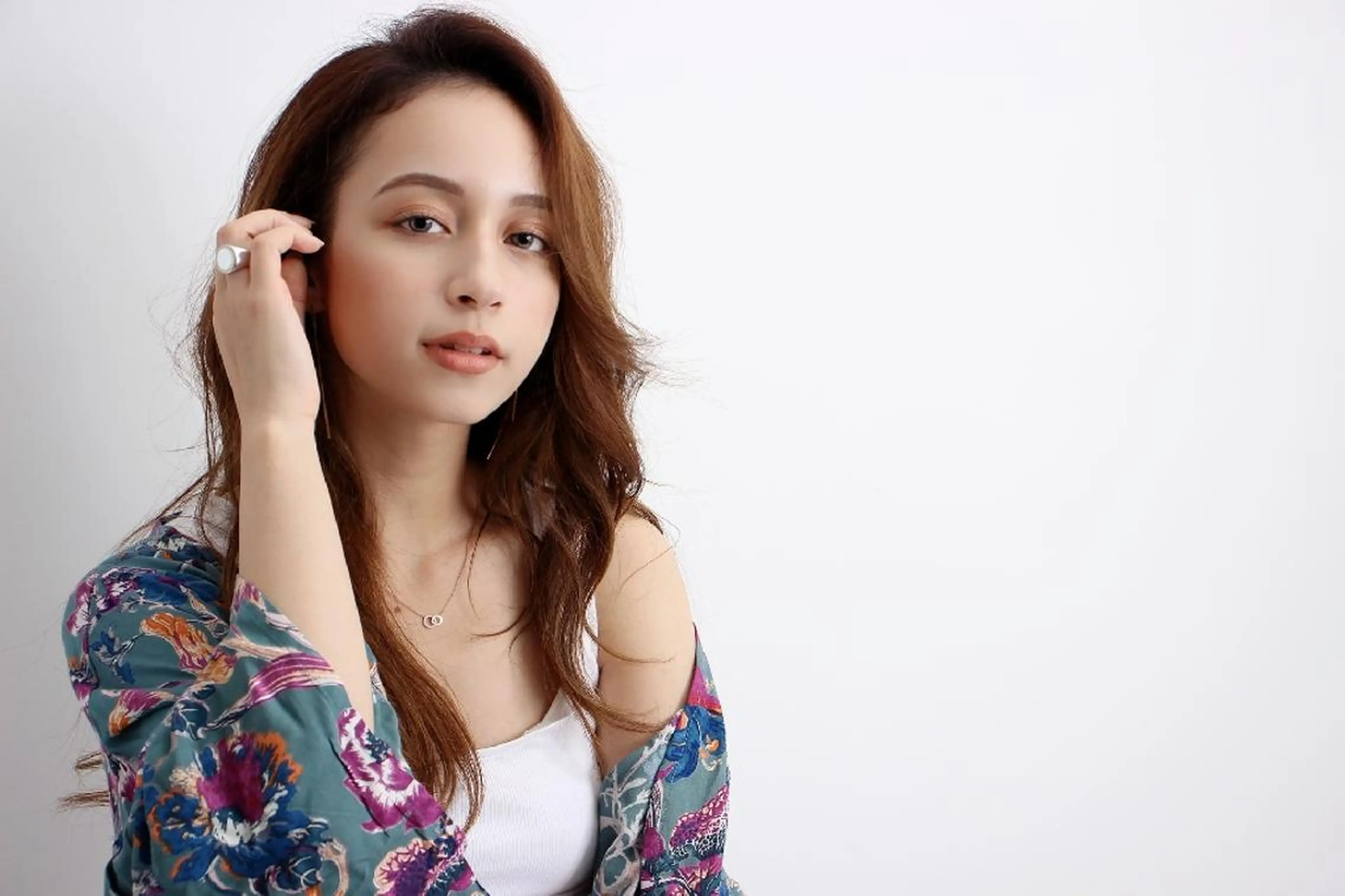 ミディアム カット 縮毛矯正 お得🥰全メニュー ❤️30%Off🩷のヘアスタイル