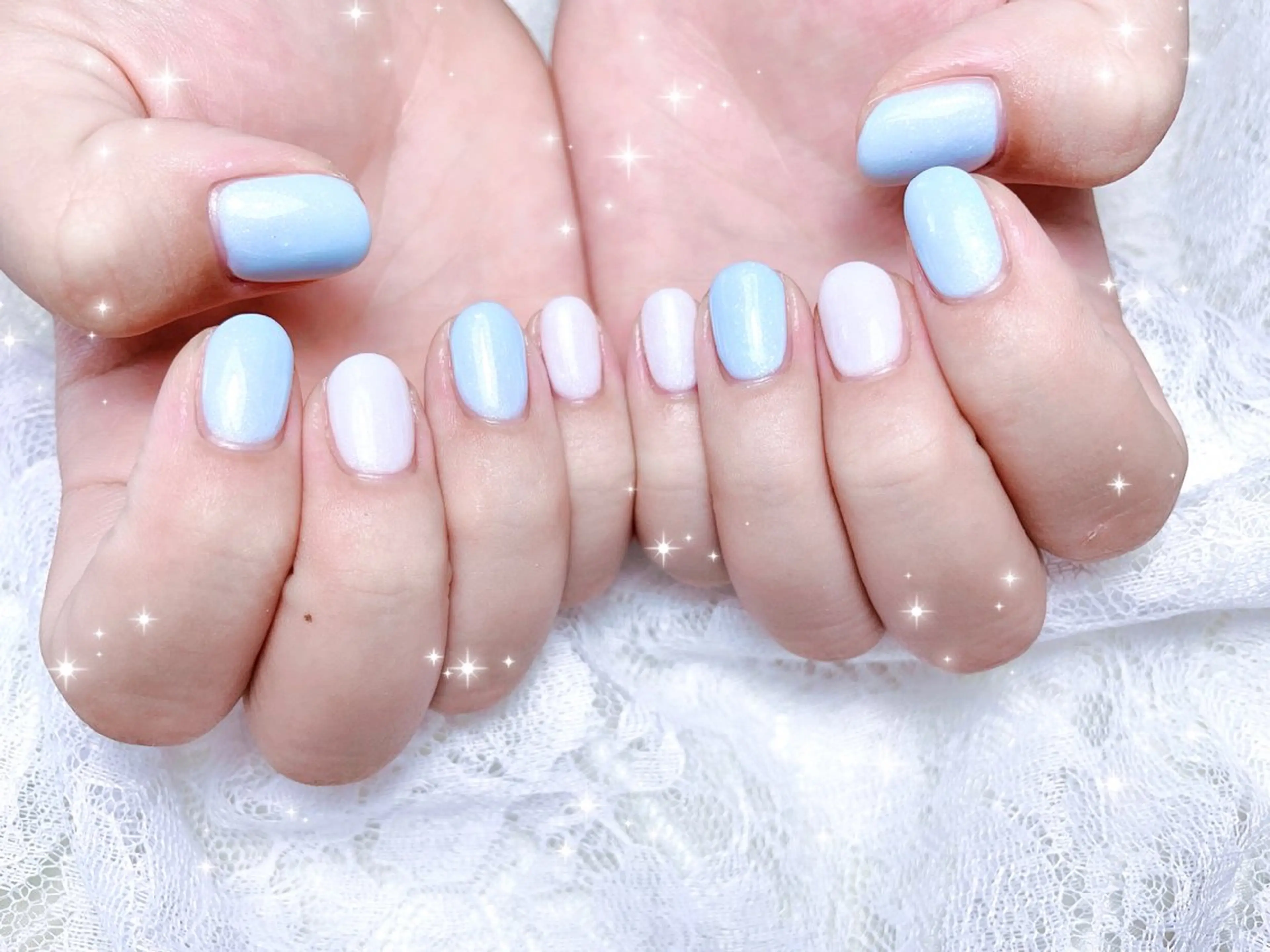 ネイル ブルー ホワイト ハンドネイル FLARE NAIL フレアネイルのネイルデザイン