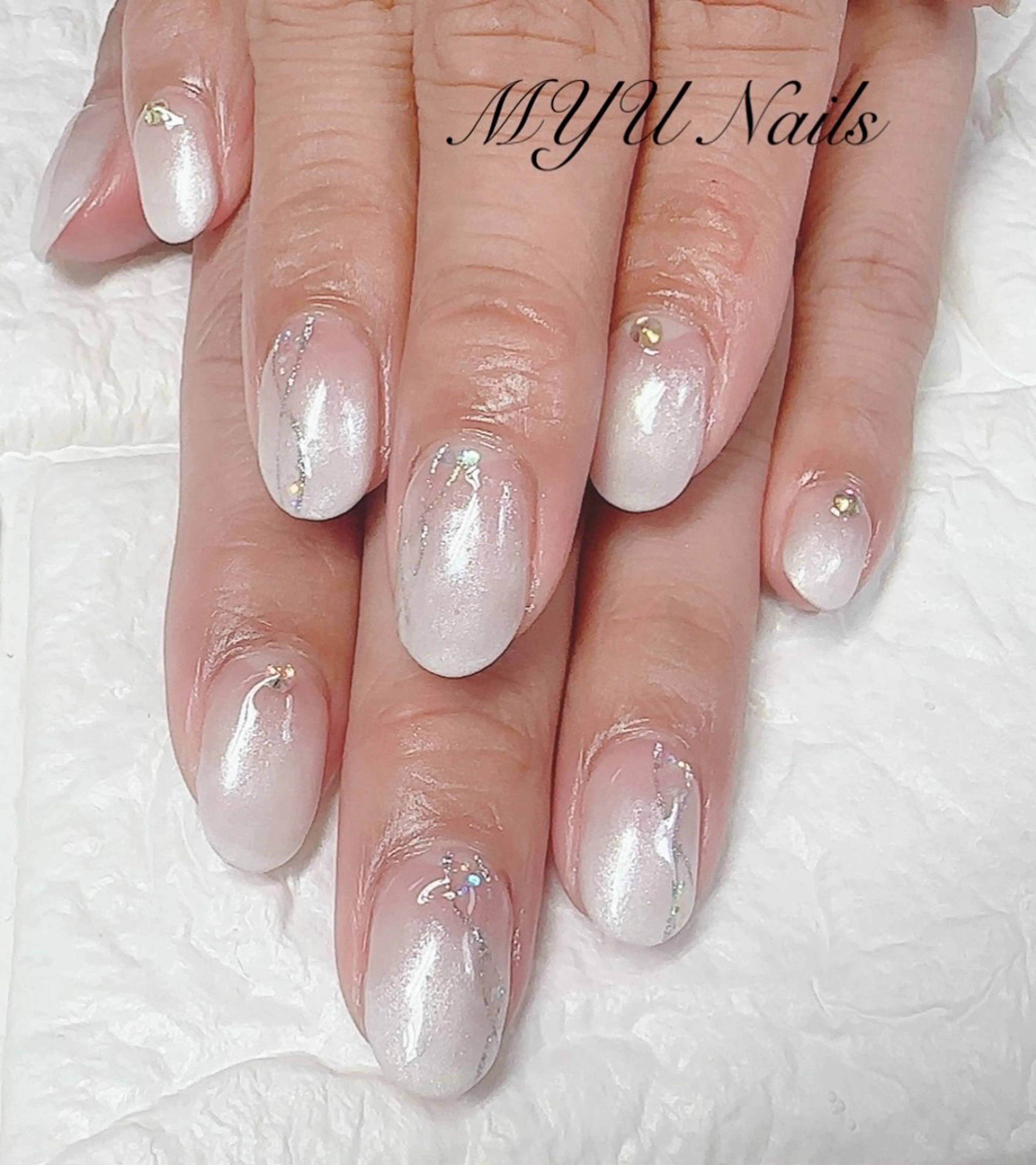 ネイル ジェルネイル グラデーション 持ち込み パラジェル ハンドネイル ニュアンスネイル🌈 MYU Nailsのネイルデザイン