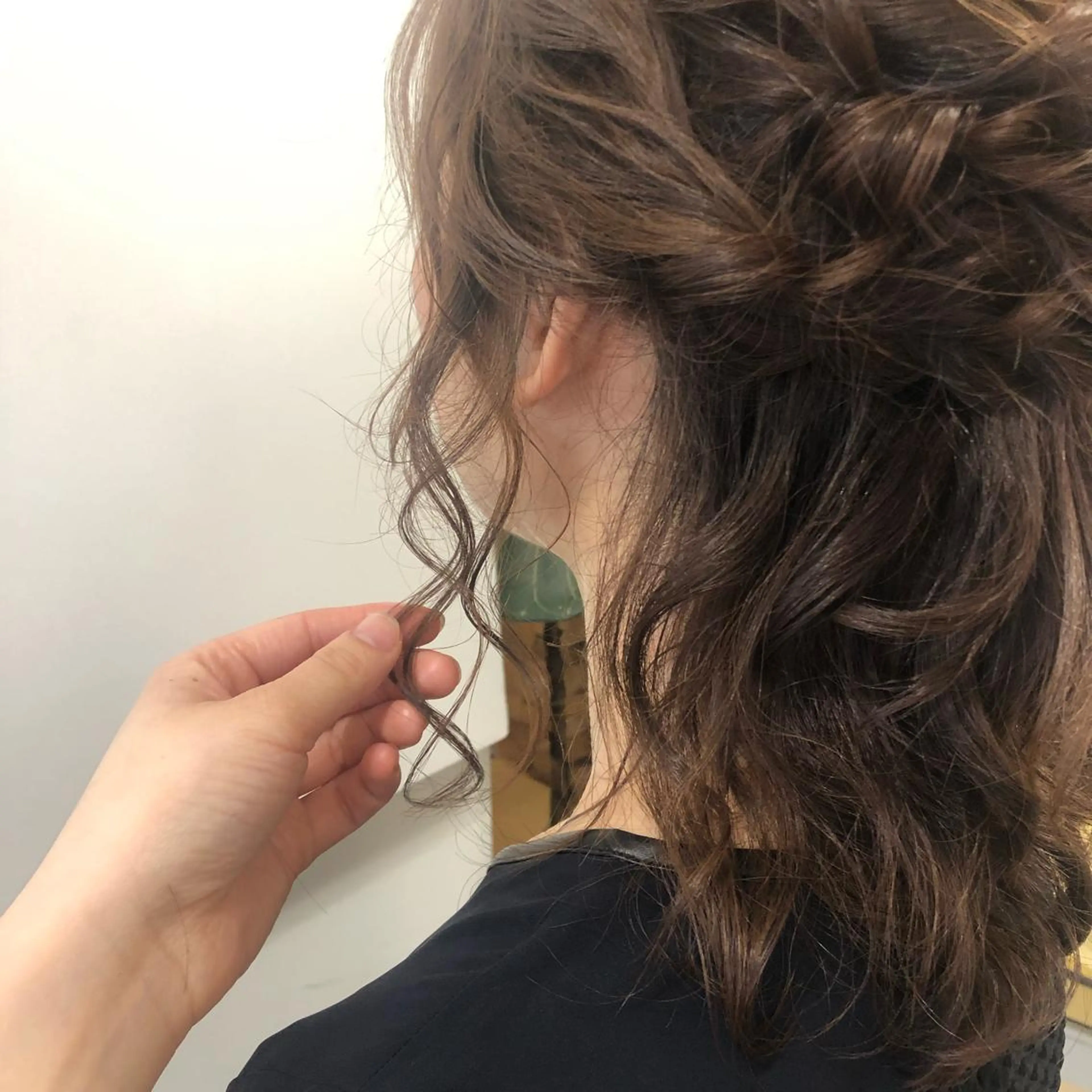 ミディアム 顔周りの垢抜けヘア 立山愛梨のヘアスタイル