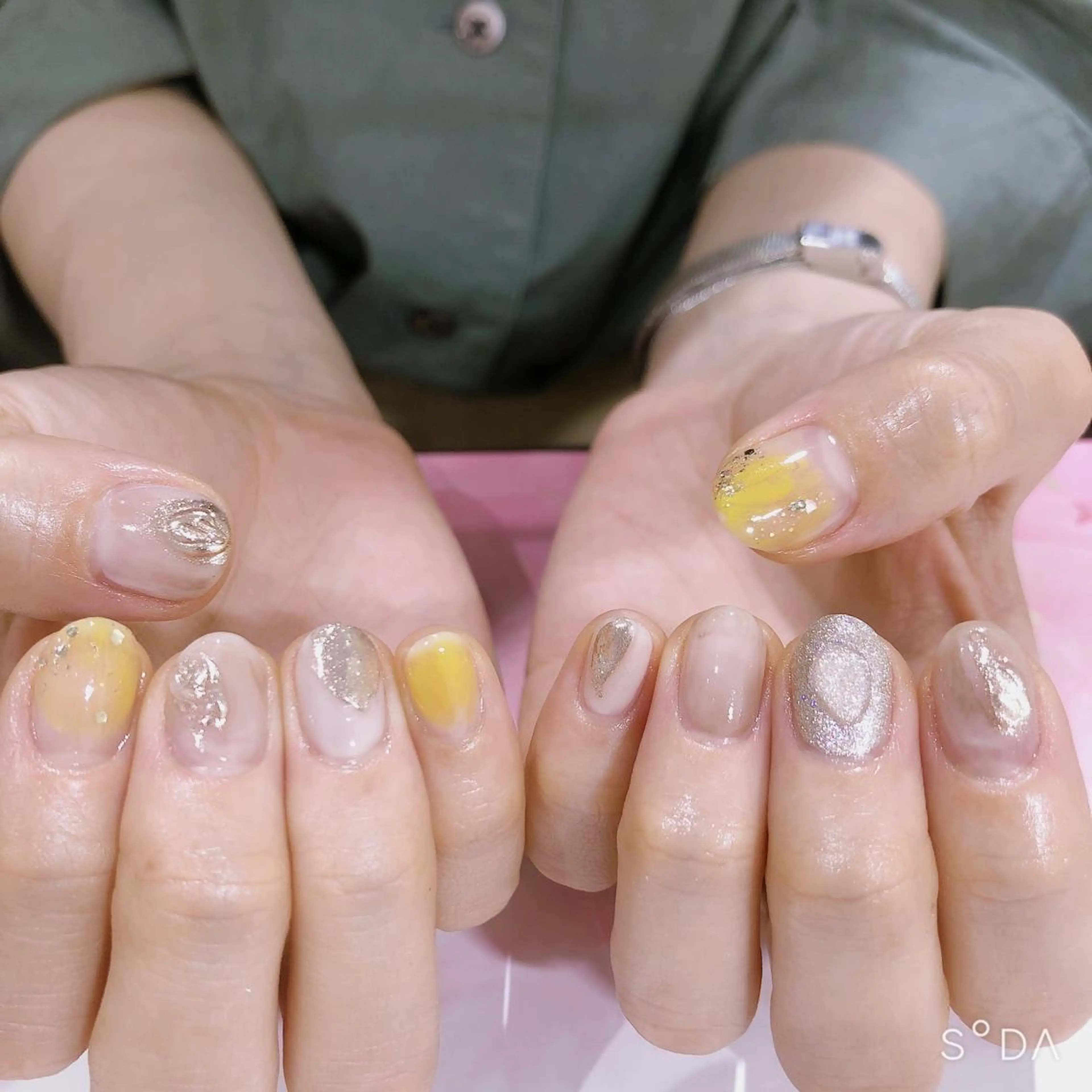 ネイル ニュアンスネイル ハンドネイル 吉野✨ ネイルデザイナー✨のネイルデザイン