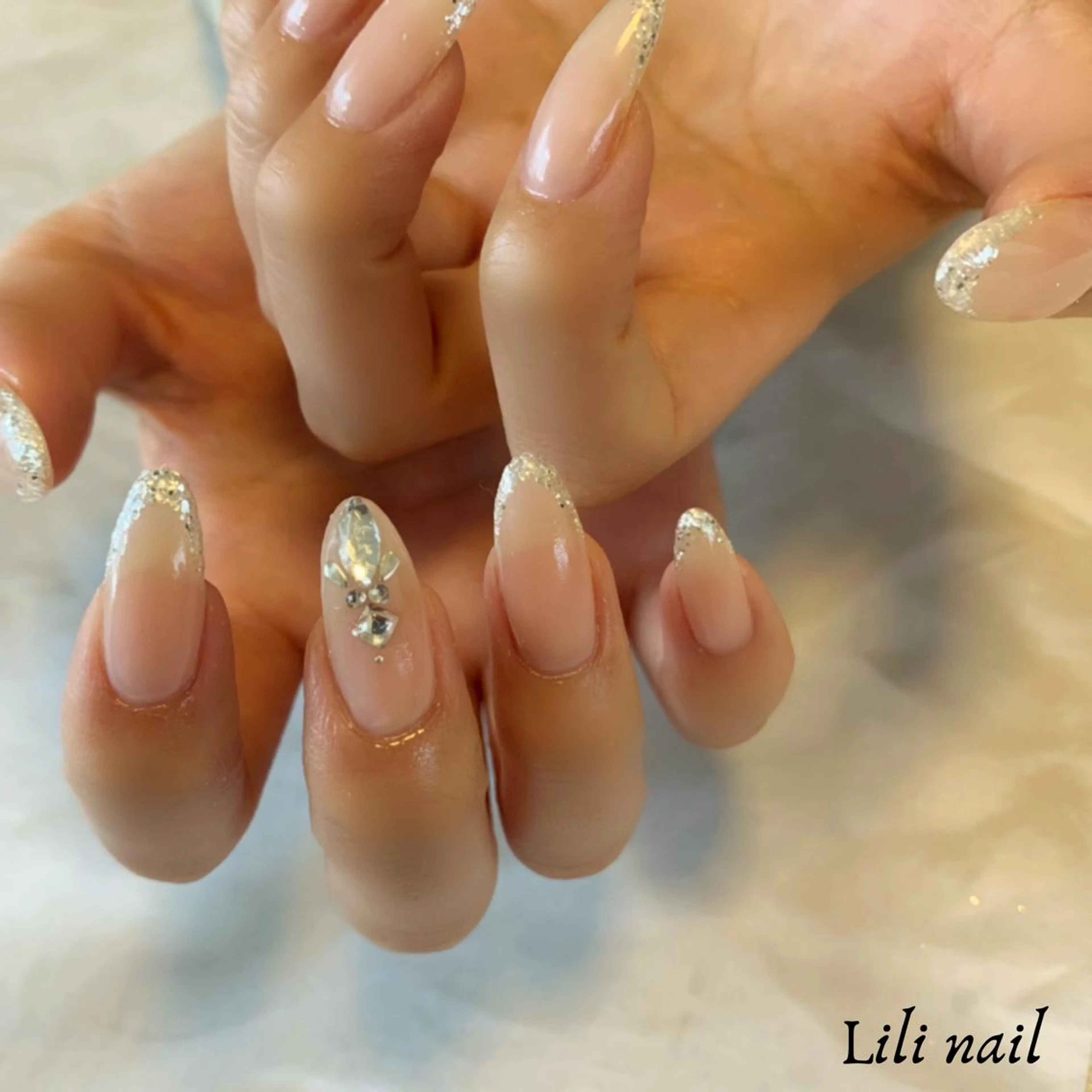 ネイル 持ち込み ハンドネイル Lili beauty salon所属・Lilibeauty salonのネイルデザイン