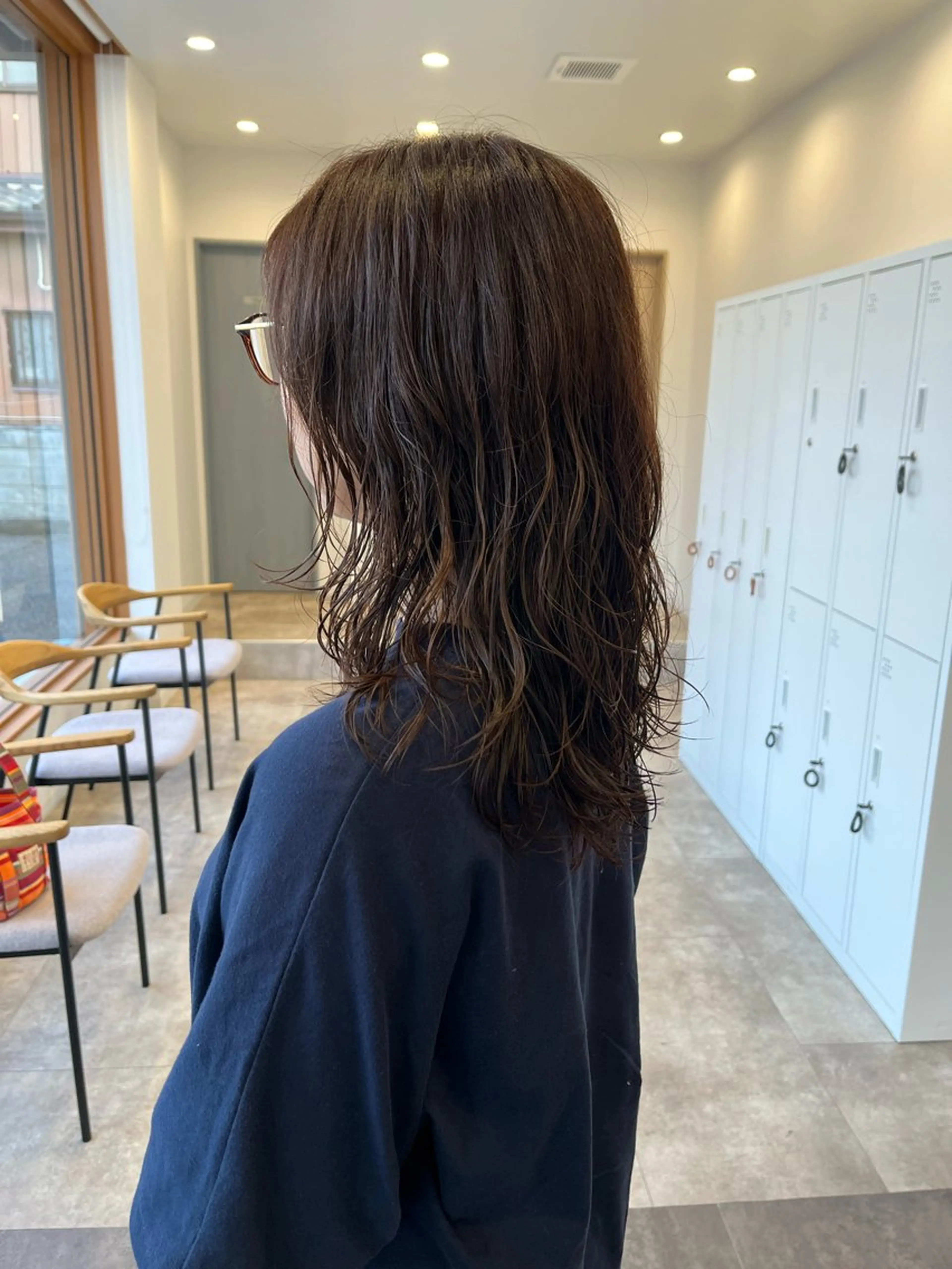 ミディアム パーマ ミディアムパーマ レイヤーカット 金井 美悠のヘアスタイル