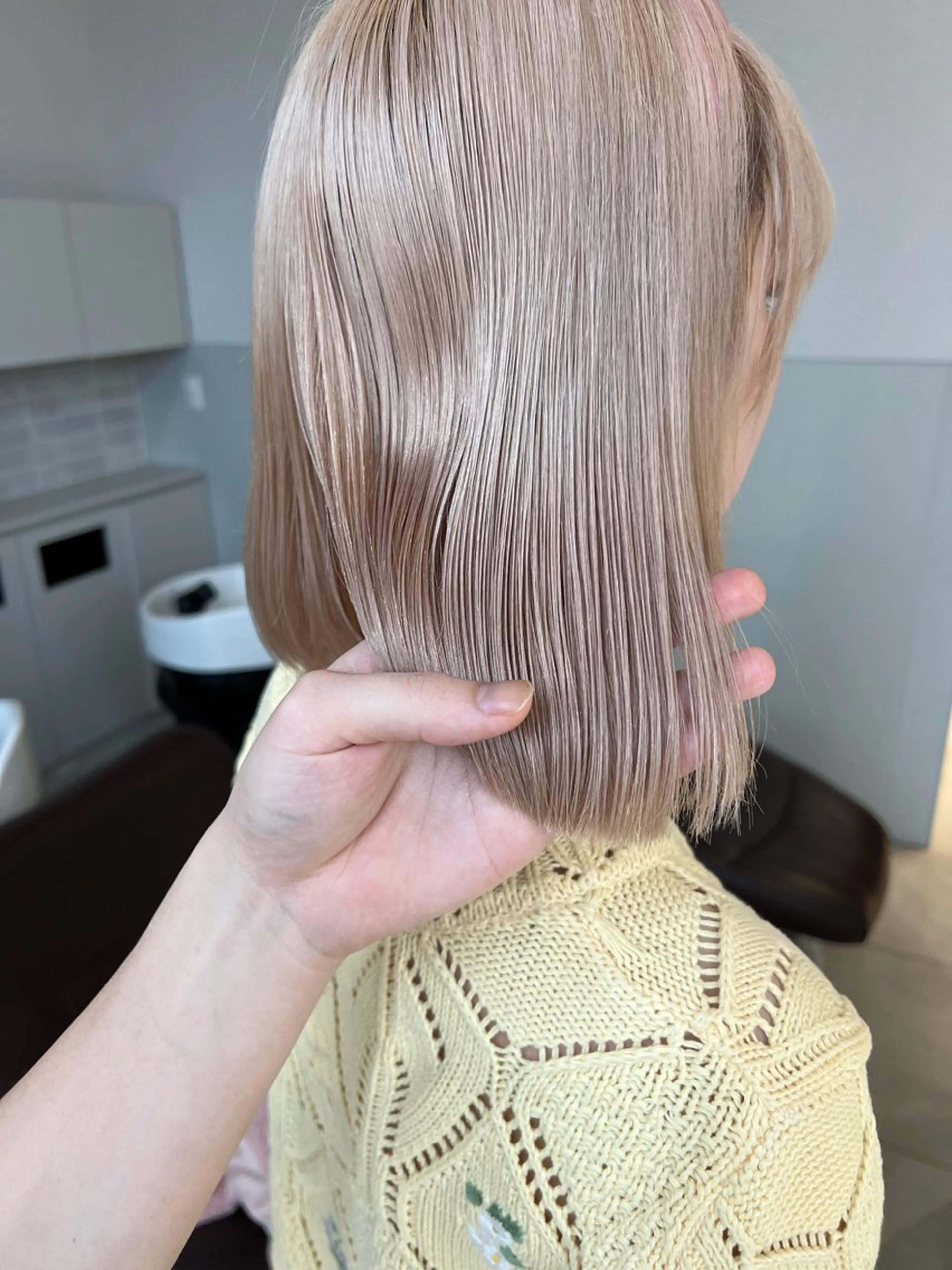 ミディアム カラー アッシュ アッシュブラウン ブリーチ ブラウンカラー ケアブリーチ ヘアカラー トリートメント ヘアセット レイヤー専門家 ダブルカラー修のヘアスタイル