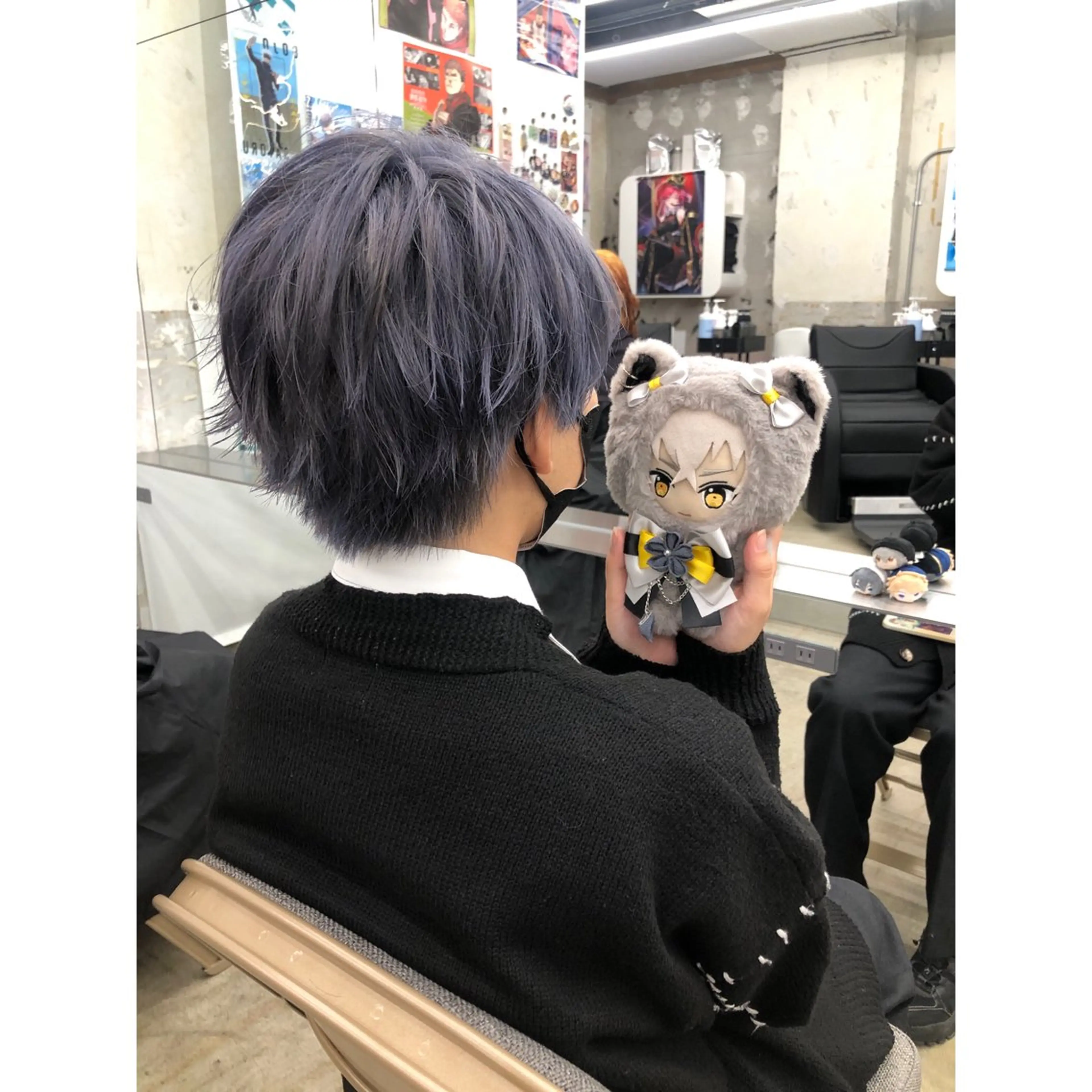 ショート カラー ブリーチ 推しカラー✨ オタク美容師ユウカのヘアスタイル