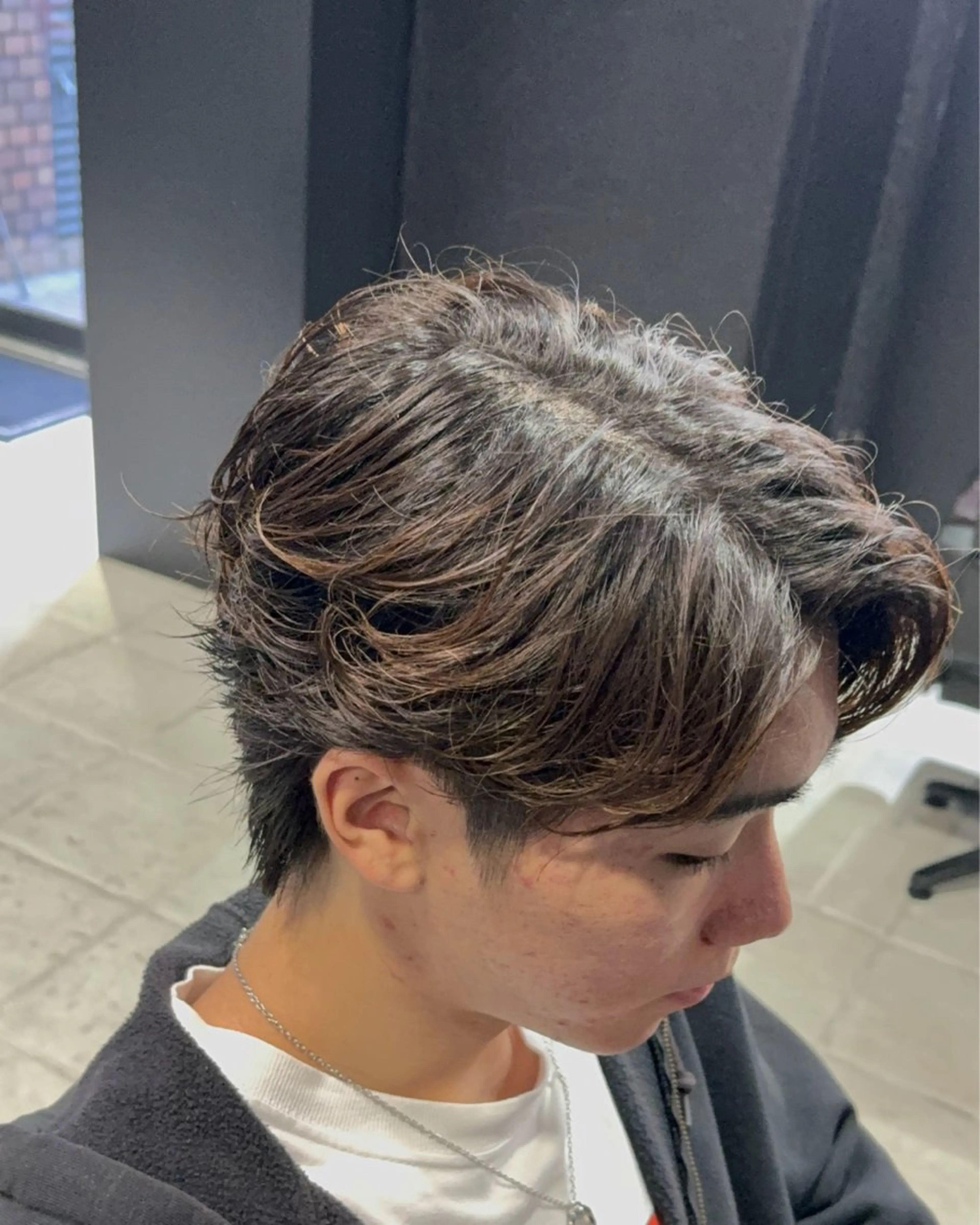 ショート パーマ メンズ フェザーパーマ メンズパーマ ツーブロック 刈り上げ カット パーマ 【フェザーパーマ】 【縮毛矯正】鶴田文のヘアスタイル