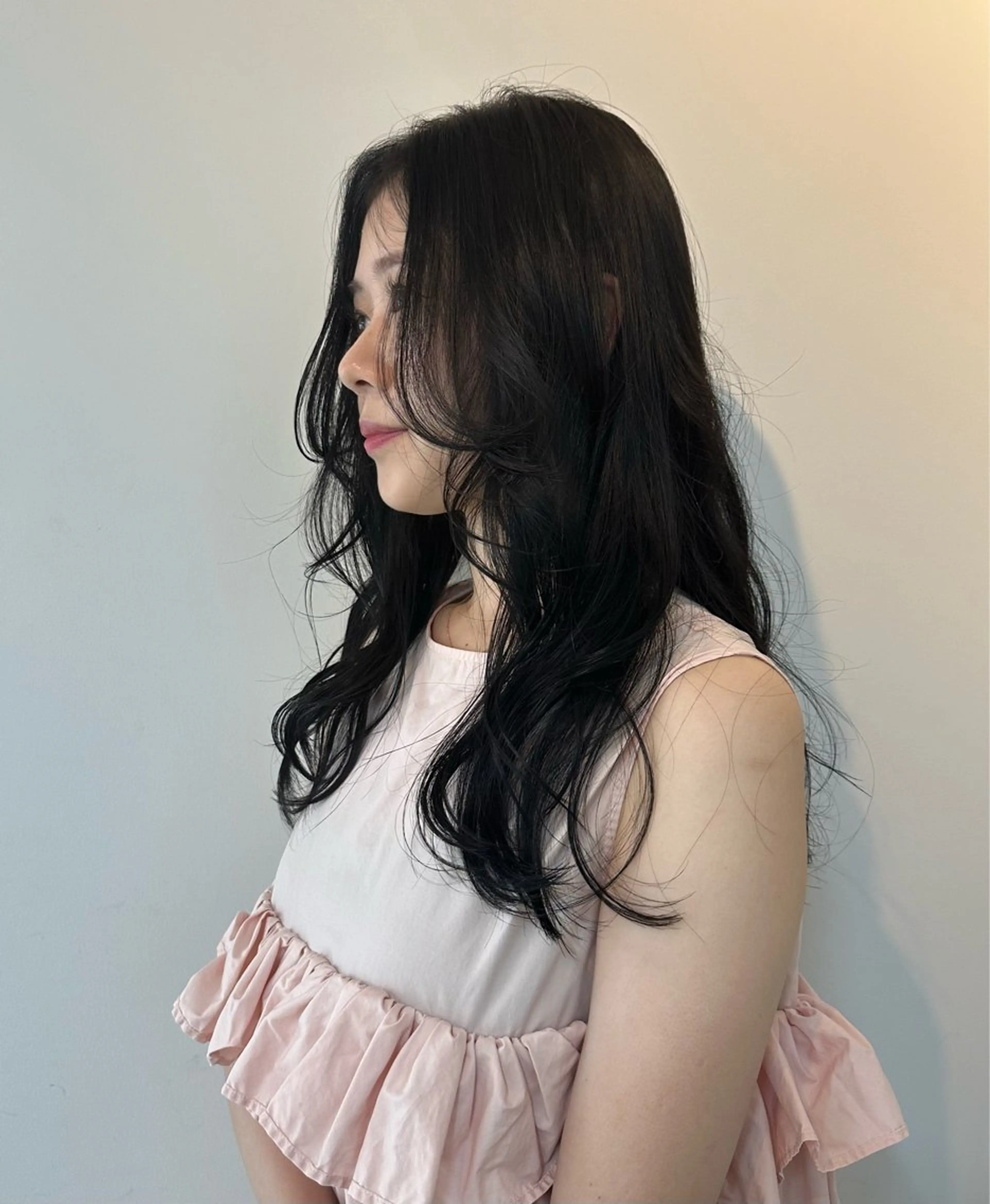 セミロング カラー 黒髪 竹中 彩音のヘアスタイル