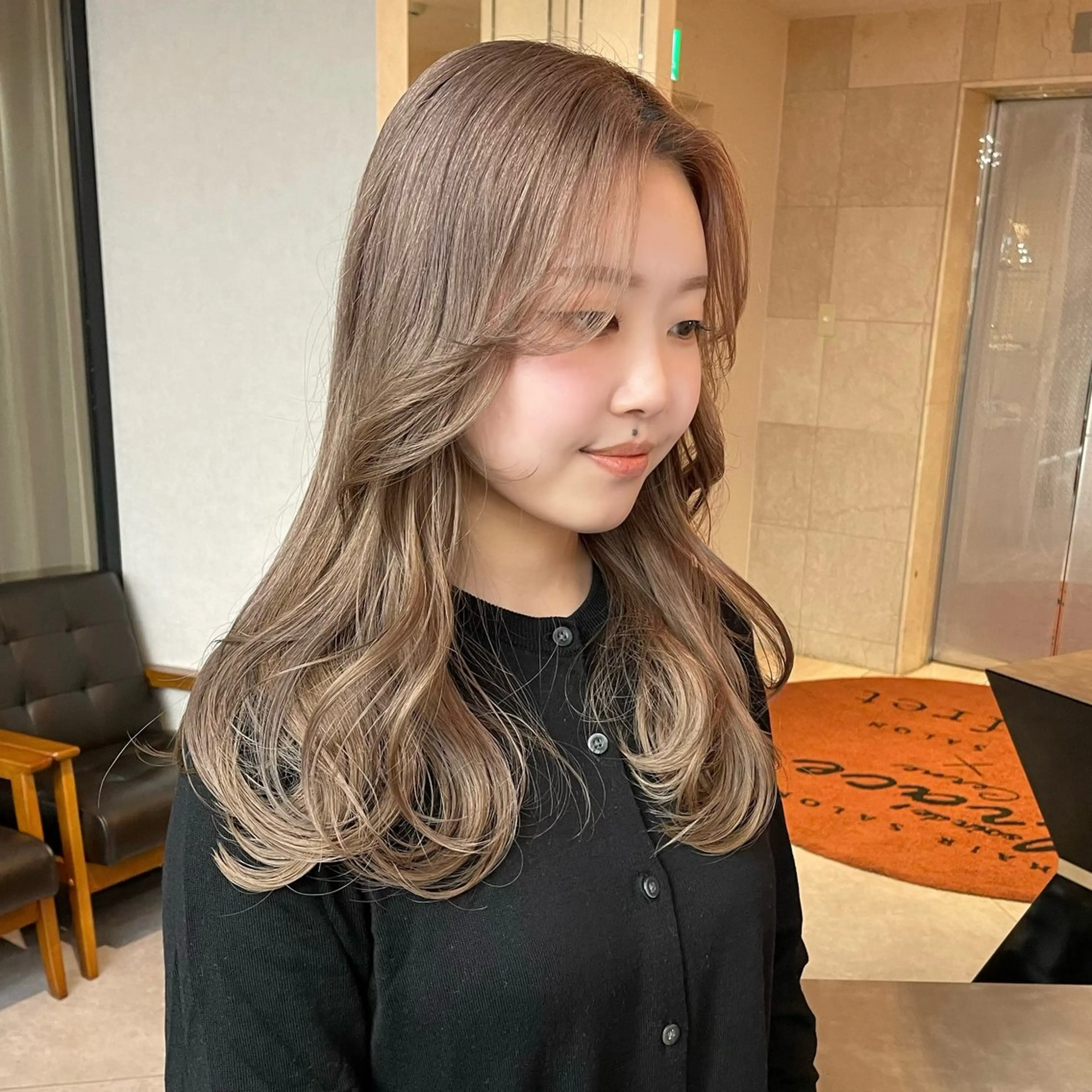 ロング カラー カット ヘアカラー トリートメント 透明感/ベージュ/ 艶髪/ボブ🫧門脇由のヘアスタイル