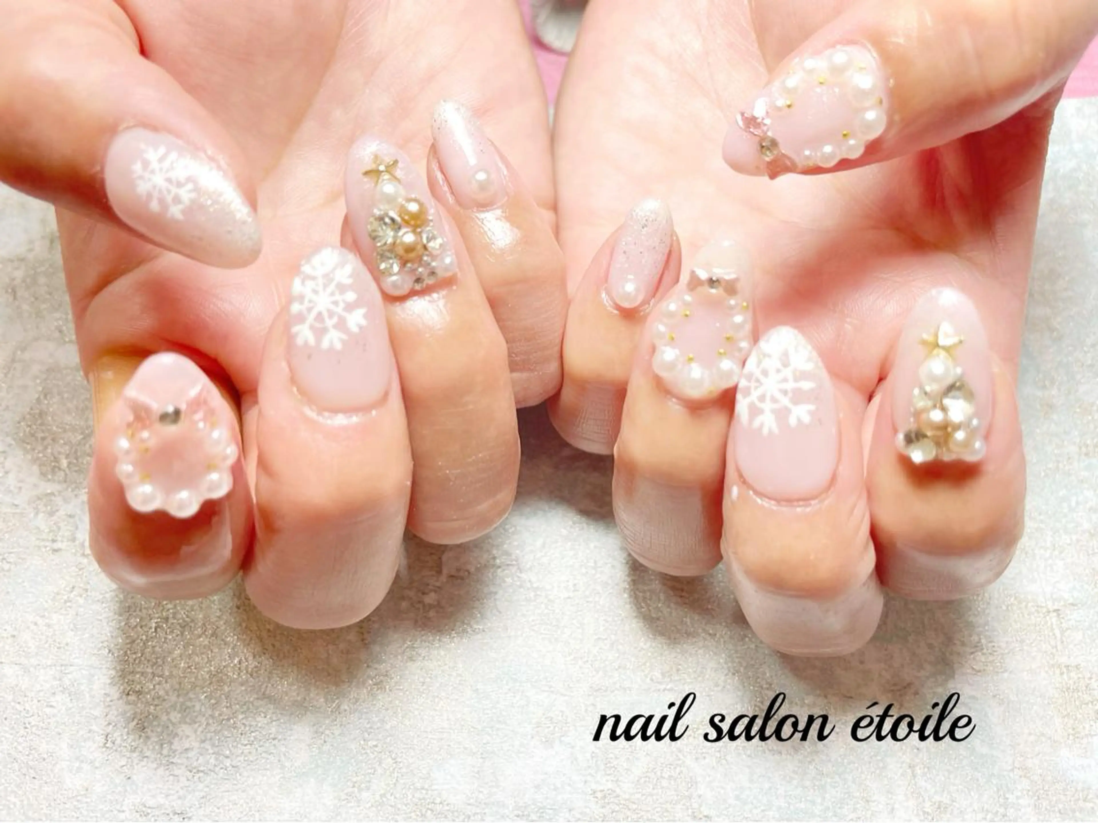 ネイル アートネイル ジェルネイル ピンク ホワイト 冬ネイル ハンドネイル nail salon étoileのネイルデザイン