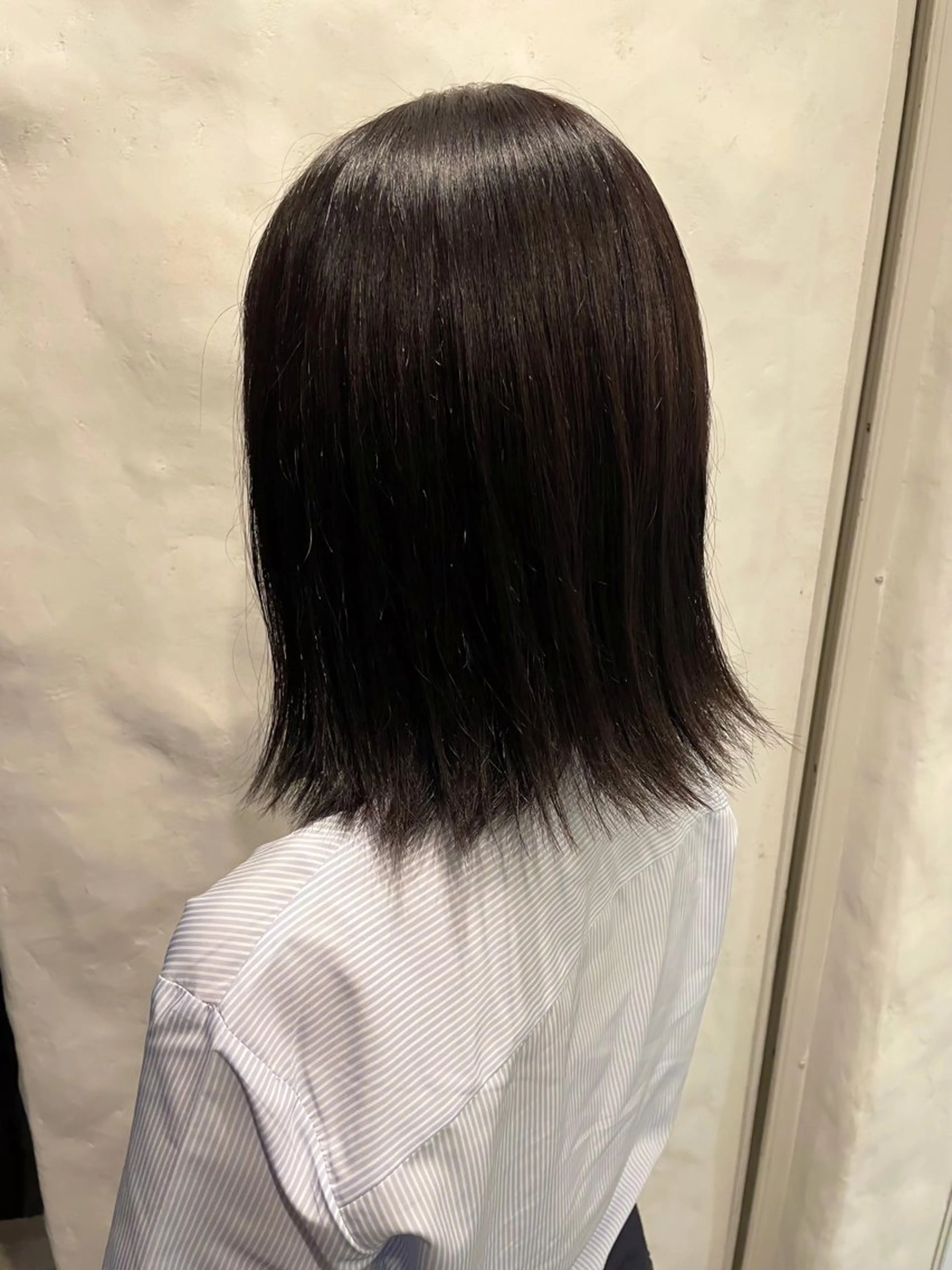 ミディアム カラー 岩渕 春菜のヘアスタイル