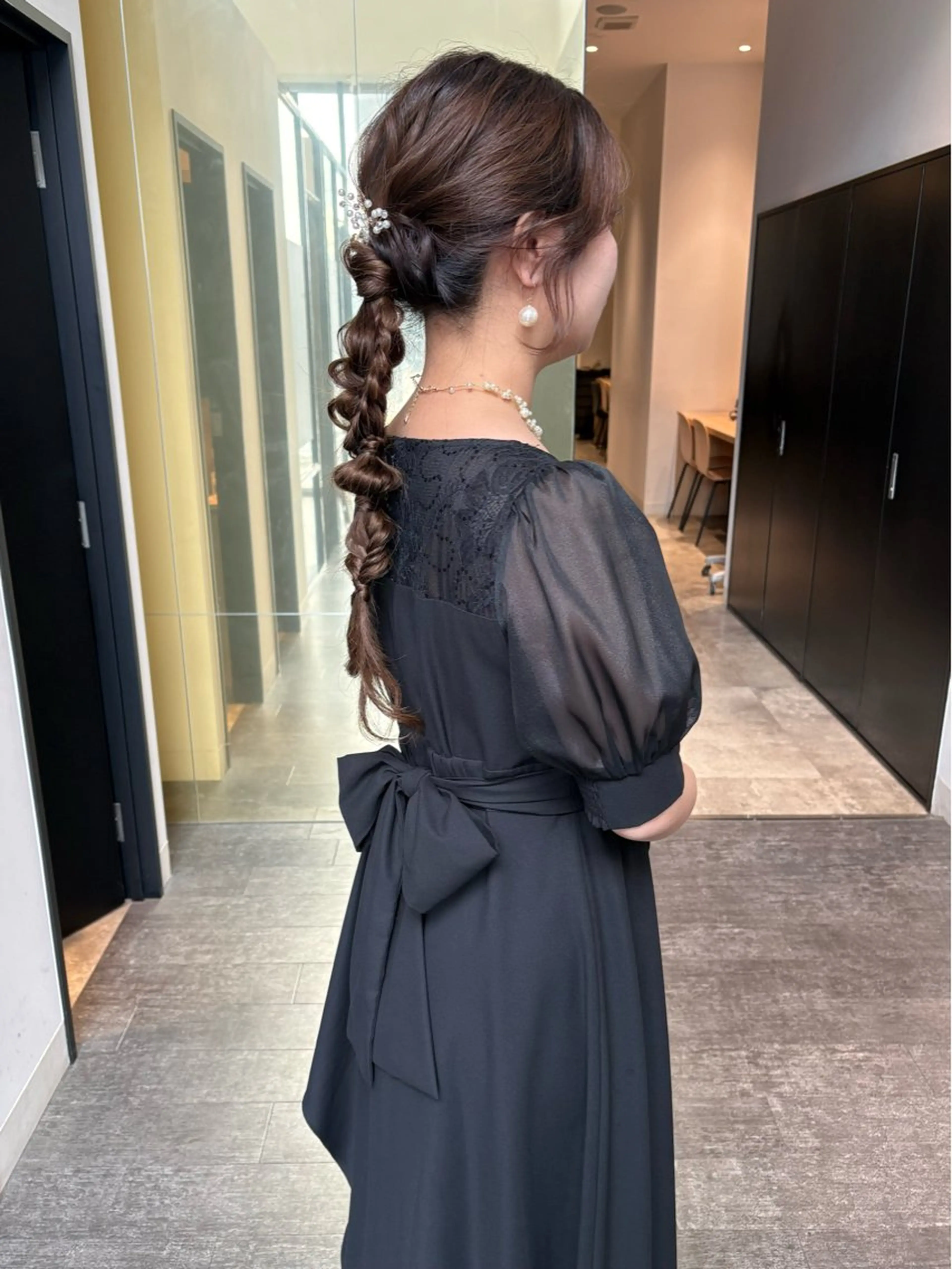 ロング ヘアアレンジ 結婚式・ブライダル ヘアセット mao ｜ 柔らか艶カラー🫧のヘアスタイル