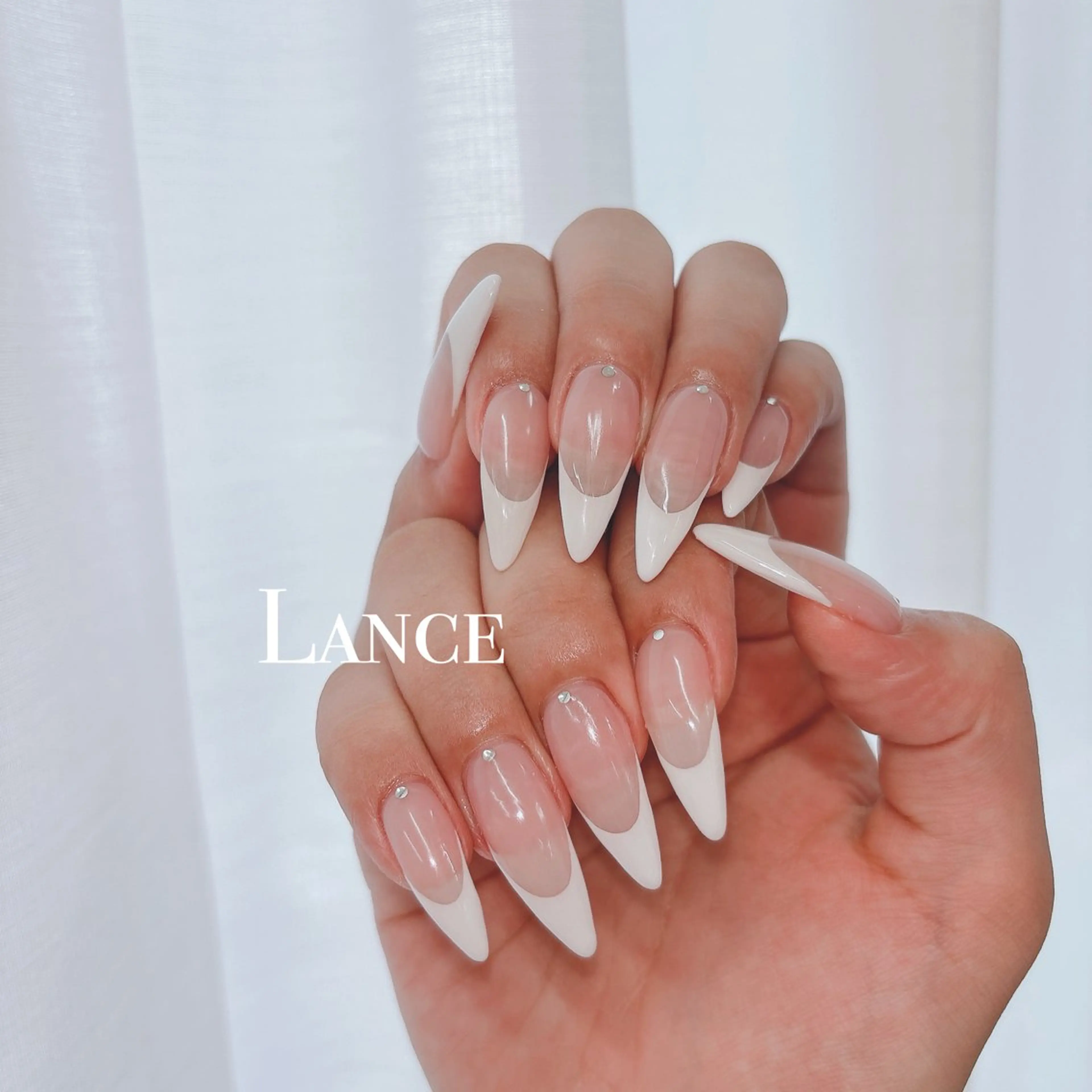 ネイル オーロラネイル フットネイル 氷ネイル・うるうるネイル キラキラネイル 韓国ネイル ハンドネイル Lance nailのネイルデザイン