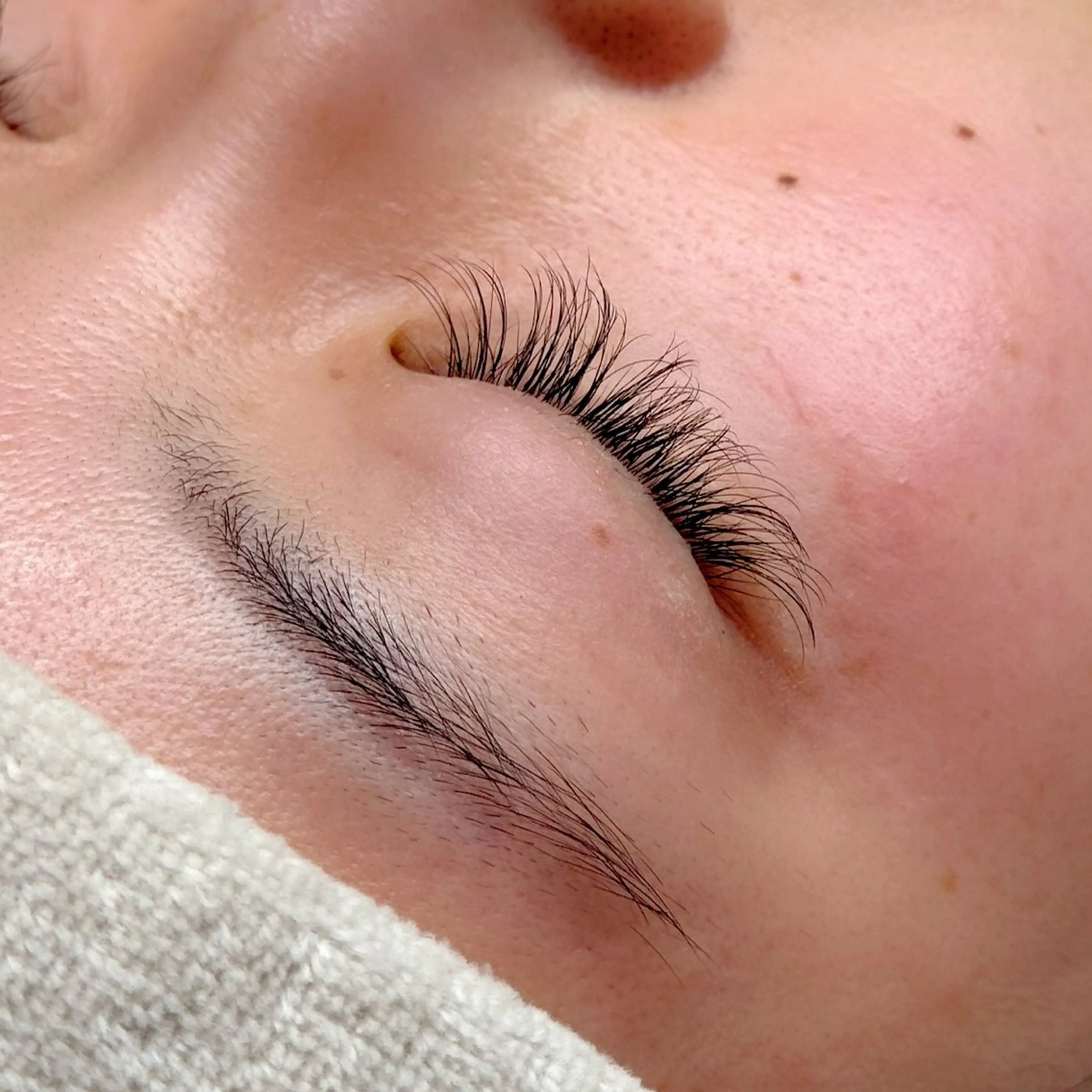 マツエク・マツパ 21時まで営業/金山 眉毛/脱毛/まつぱのマツエク・マツパデザイン