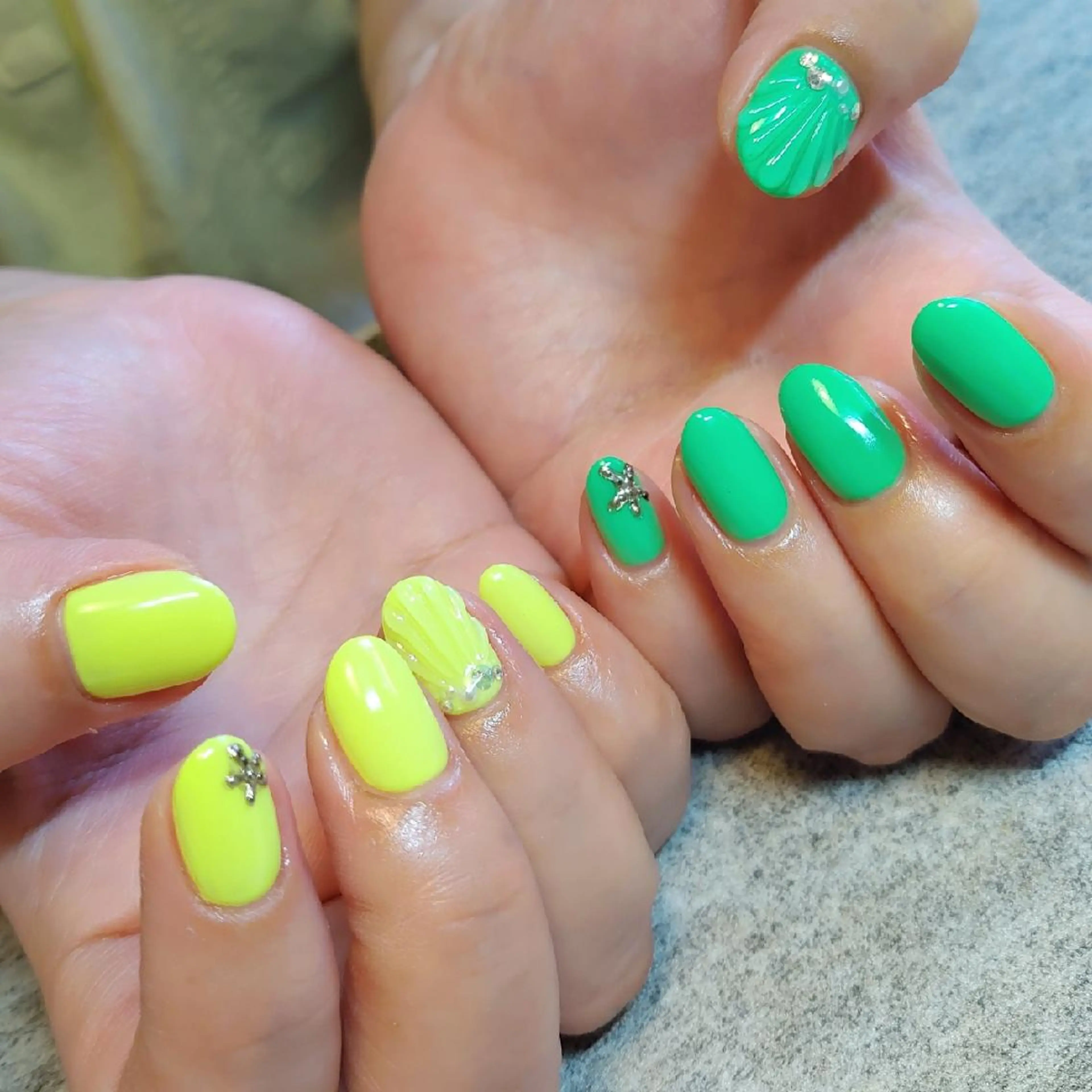 ネイル 夏ネイル ジェヌインネイル 河内のネイルデザイン