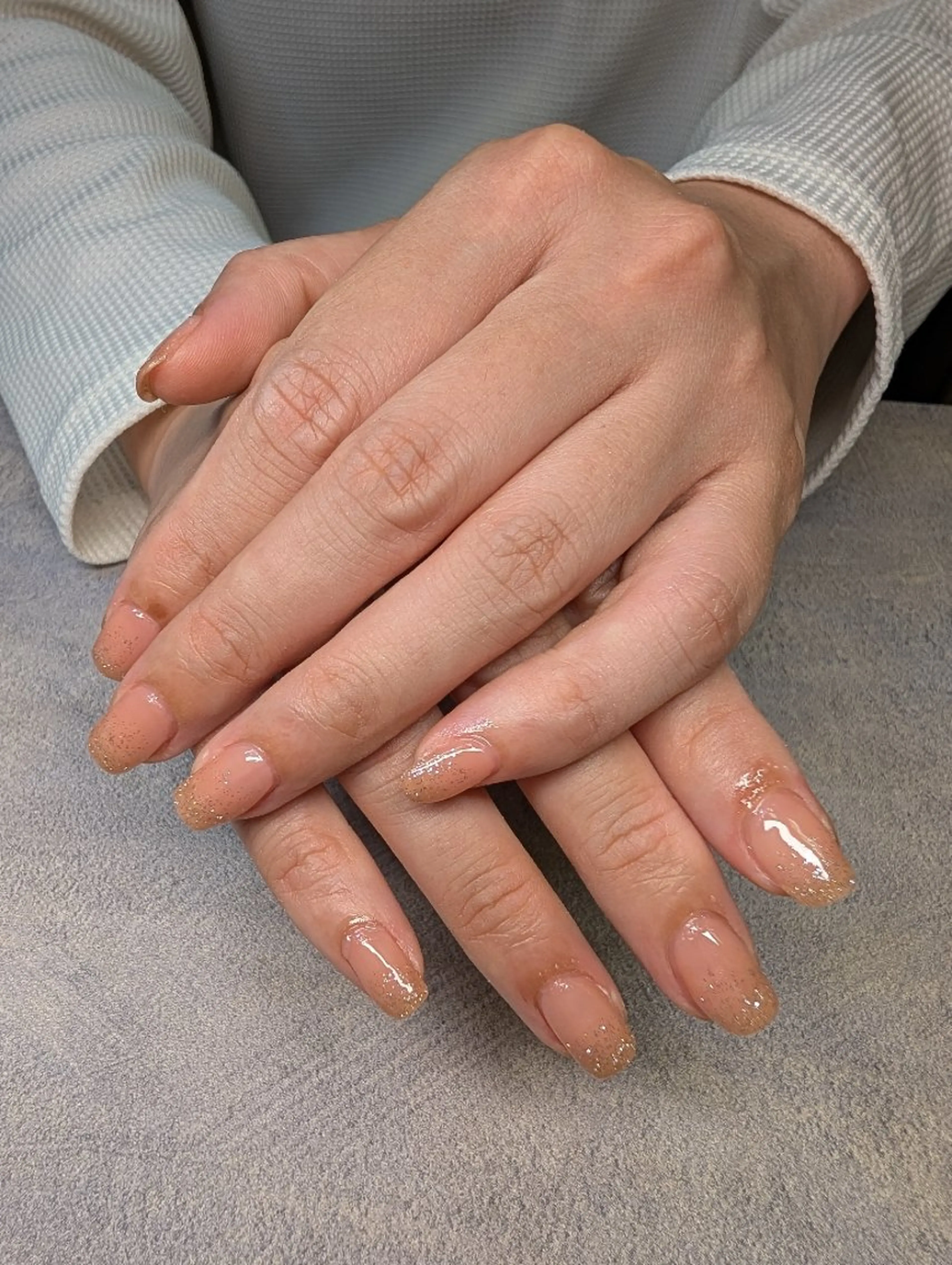 ネイル グラデーション ラメ(グリッター) ラメグラデーション ハンドネイル miwa🌿 .fのネイルデザイン